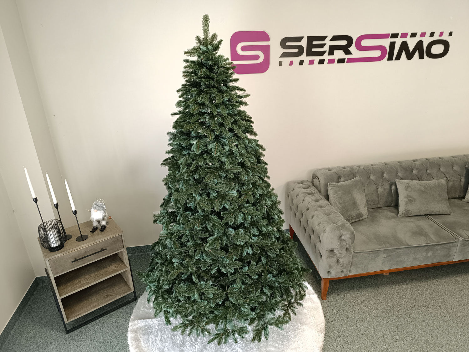 Brad artificial Christmas Deluxe by Sersimo, Canada argintiu, 3D, 210cm