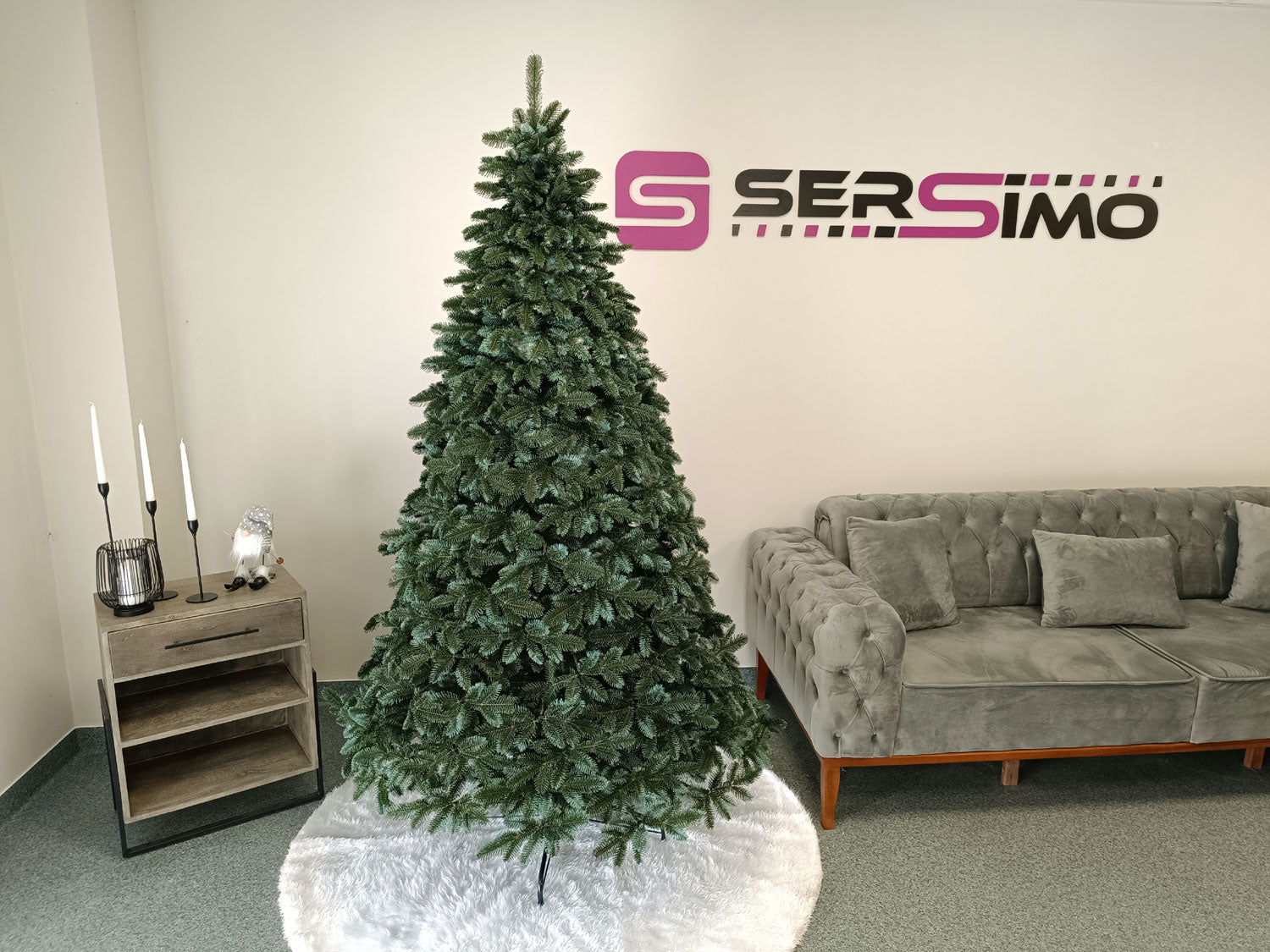 Brad artificial Christmas Deluxe by Sersimo, Canada argintiu, 3D, 210cm
