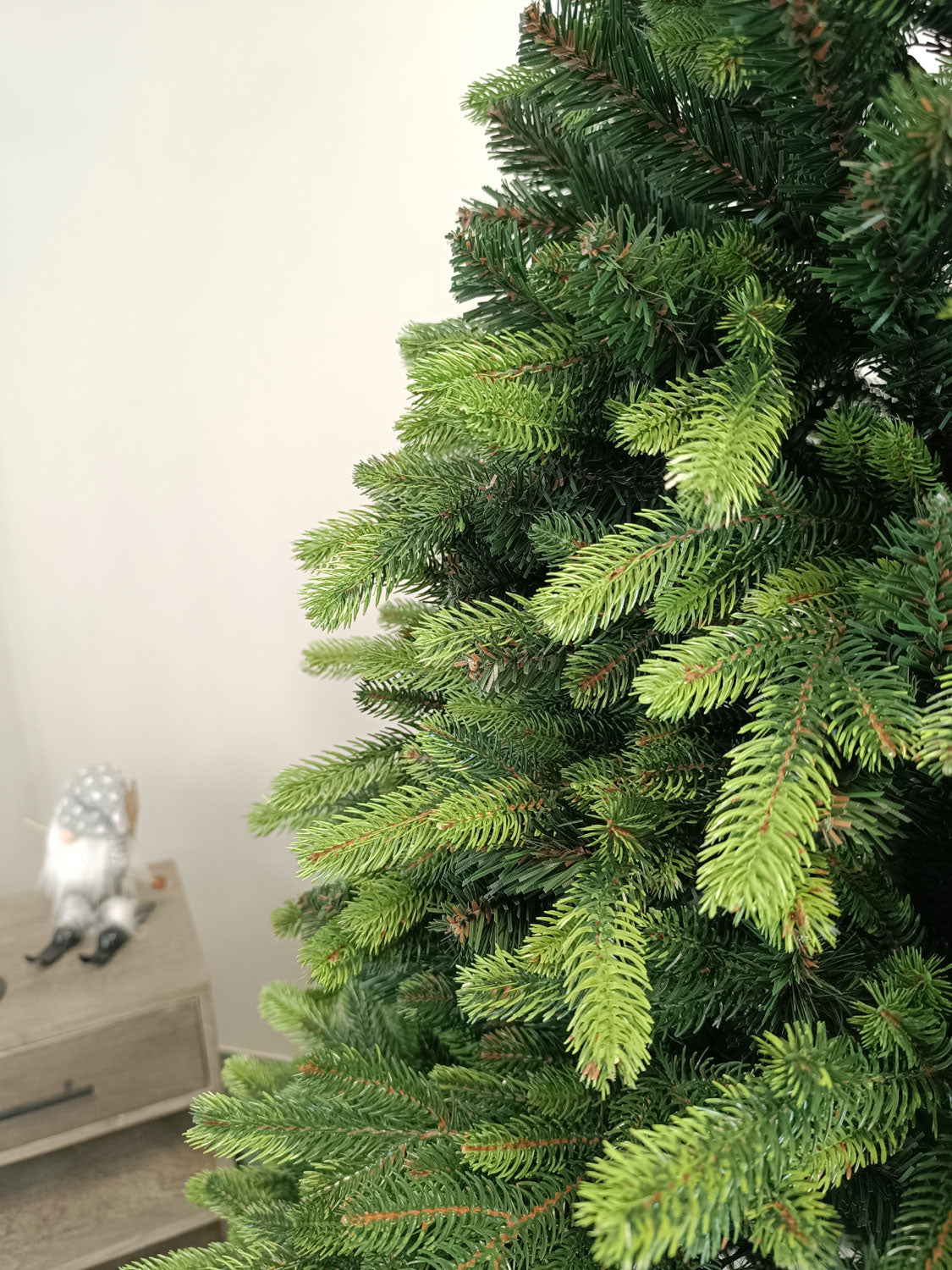 Brad artificial Christmas Deluxe by Sersimo, Carpati cu varfuri verzi, 2D+3D, 210cm