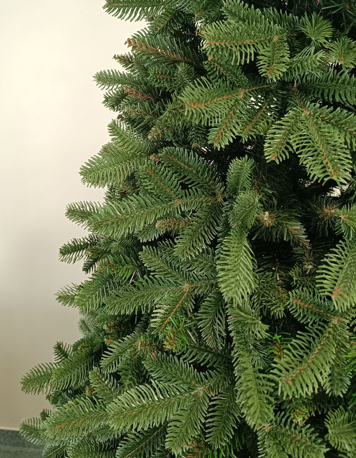 Brad artificial Christmas Deluxe by Sersimo, Canada Mix, 2D+3D, 210cm