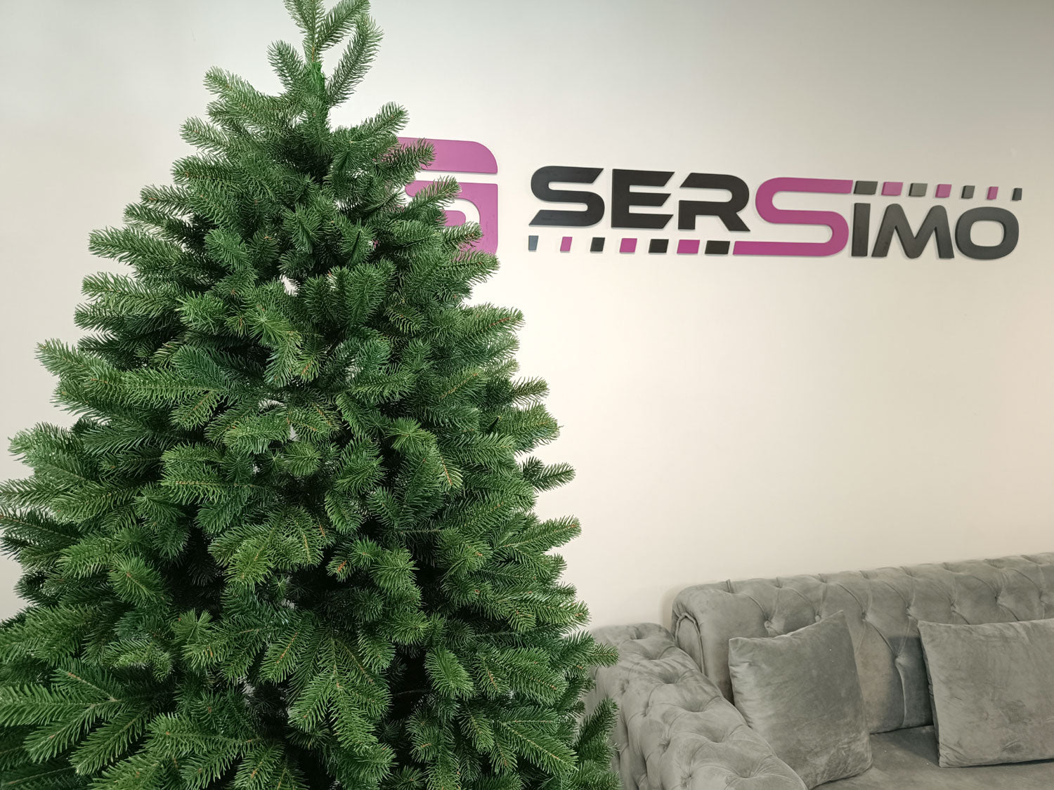 Brad artificial Christmas Deluxe by Sersimo, Kovalivska verde, 3D, 210cm
