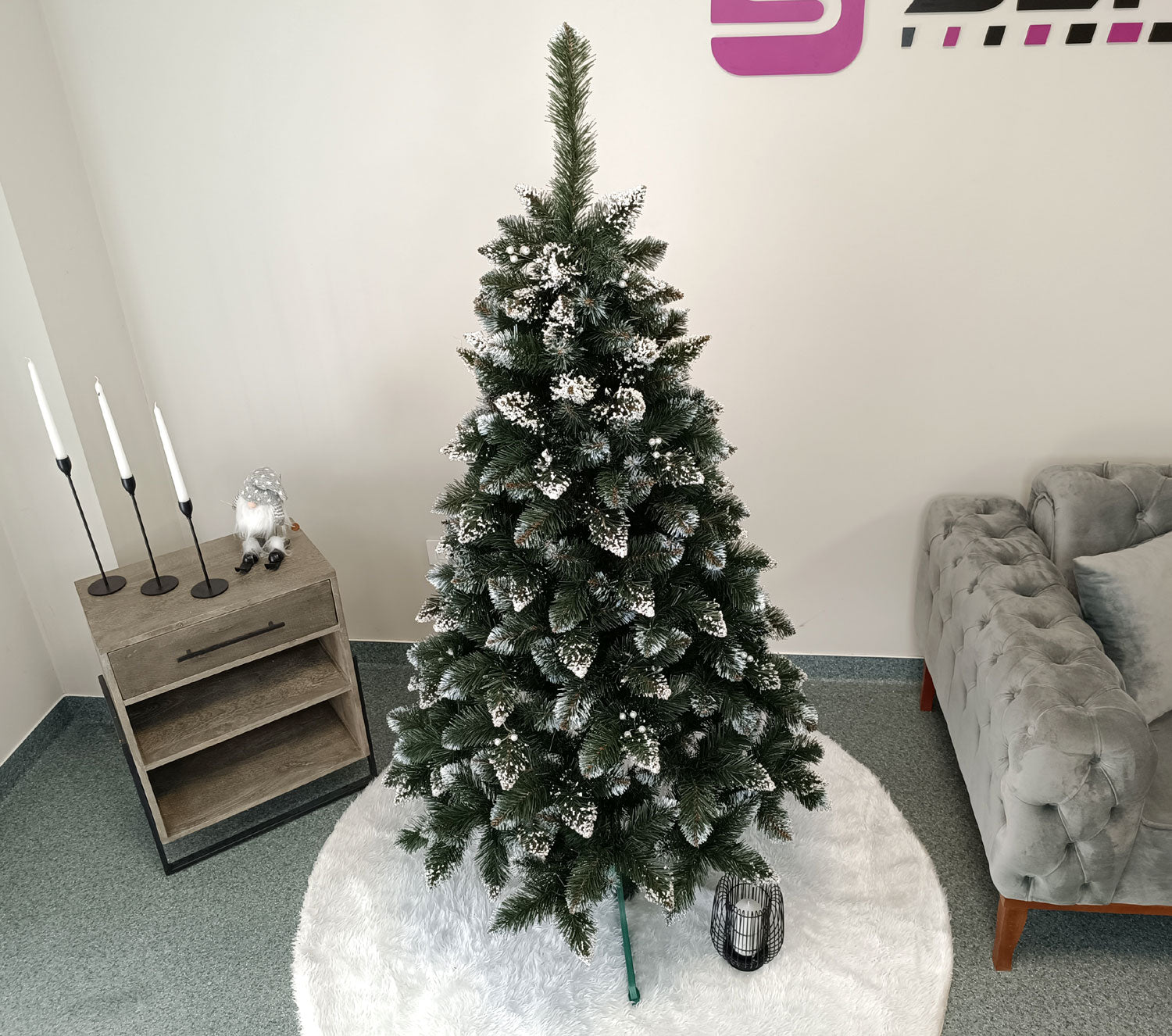 Brad artificial Christmas Deluxe by Sersimo, Crystal nins cu merisoare, 2D, 180cm