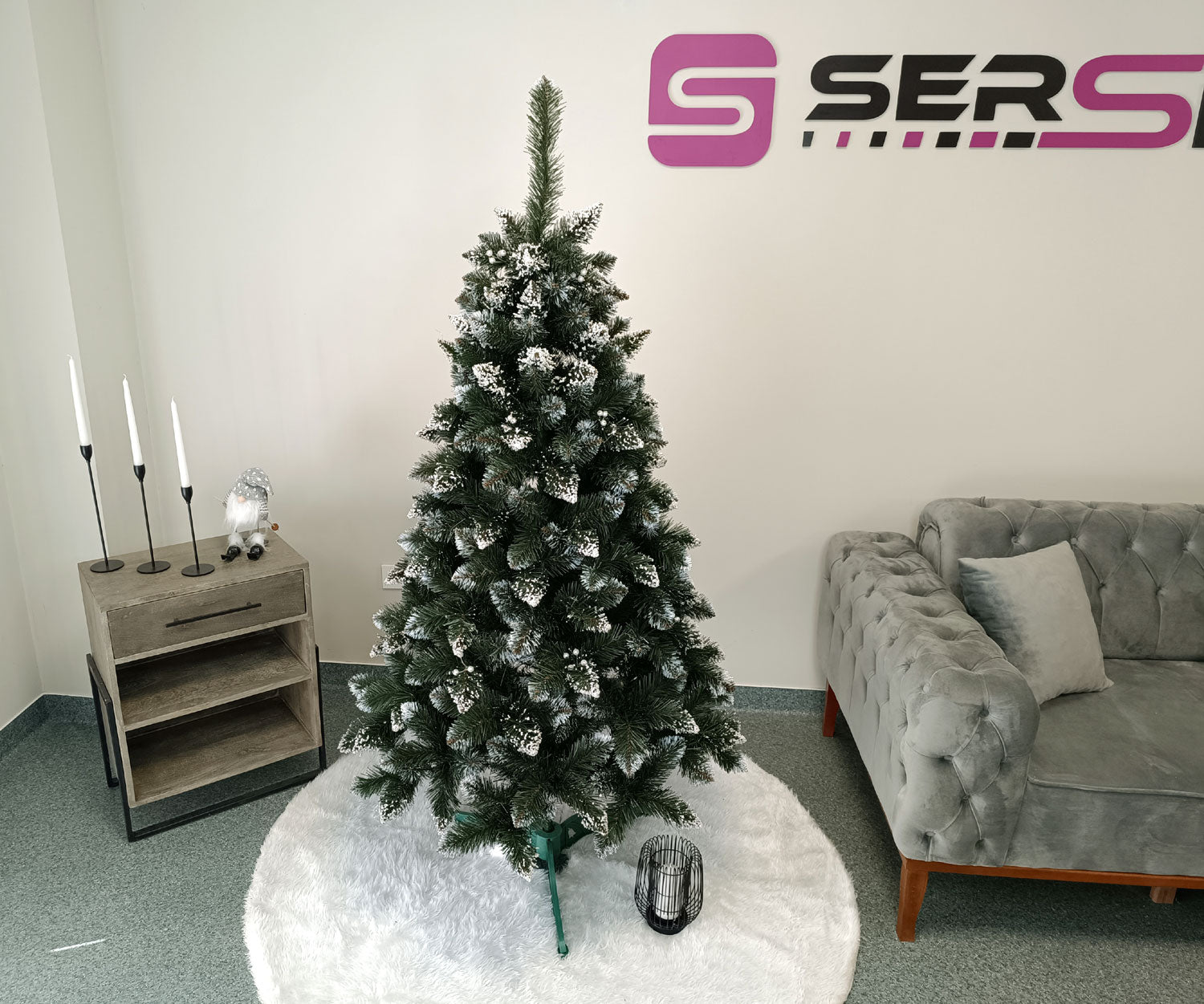 Brad artificial Christmas Deluxe by Sersimo, Crystal nins cu merisoare, 2D, 180cm