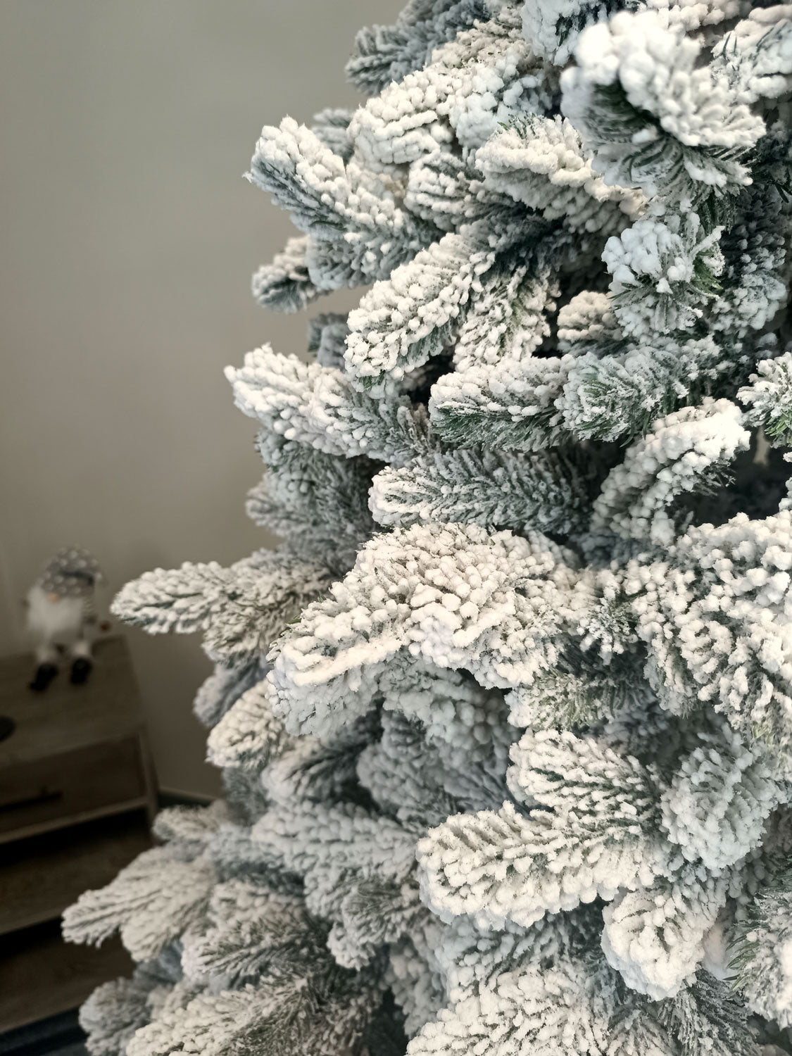Brad artificial Christmas Deluxe by Sersimo, Kovalivska nins, 3D, 210cm