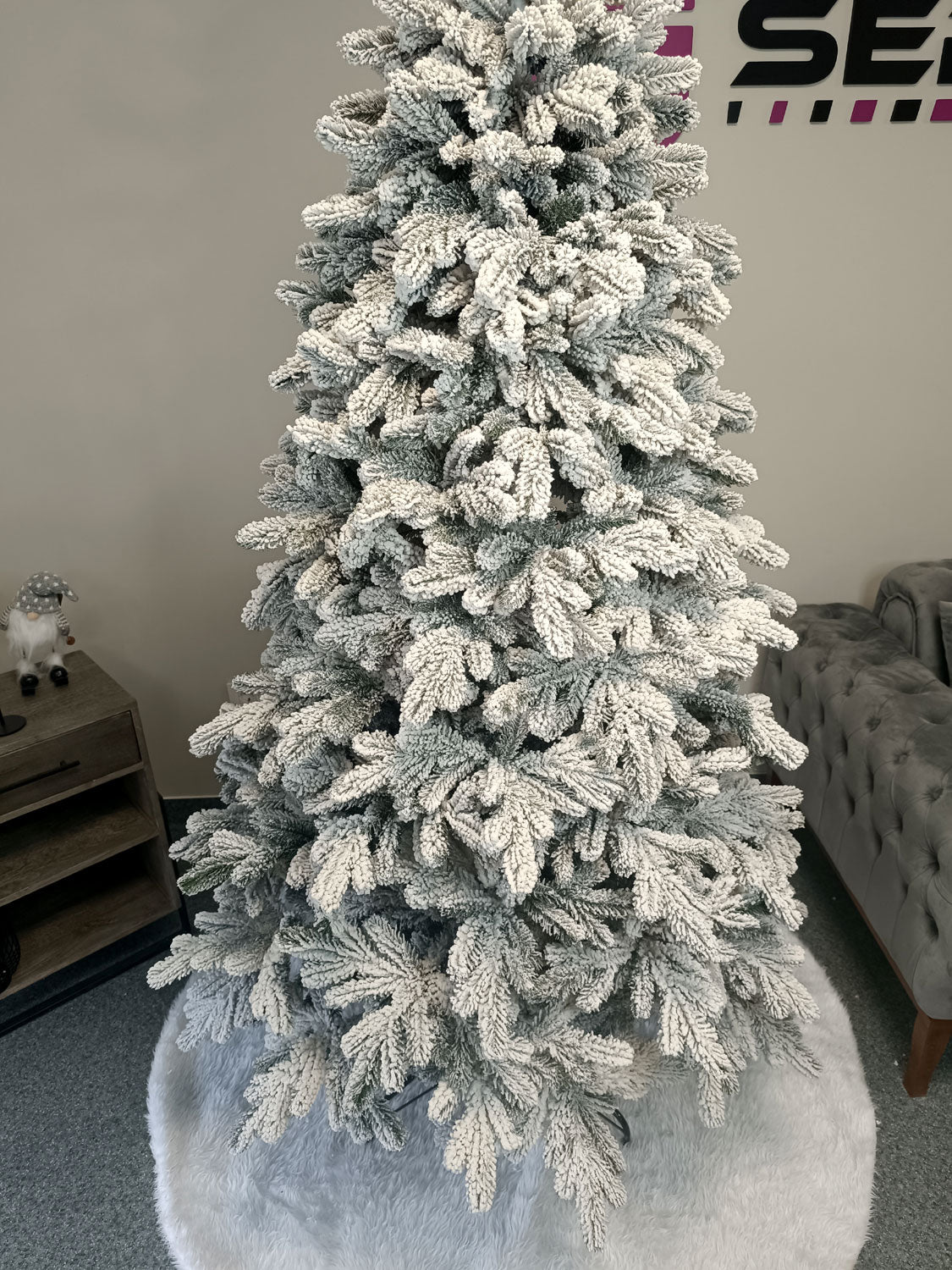 Brad artificial Christmas Deluxe by Sersimo, Kovalivska nins, 3D, 210cm