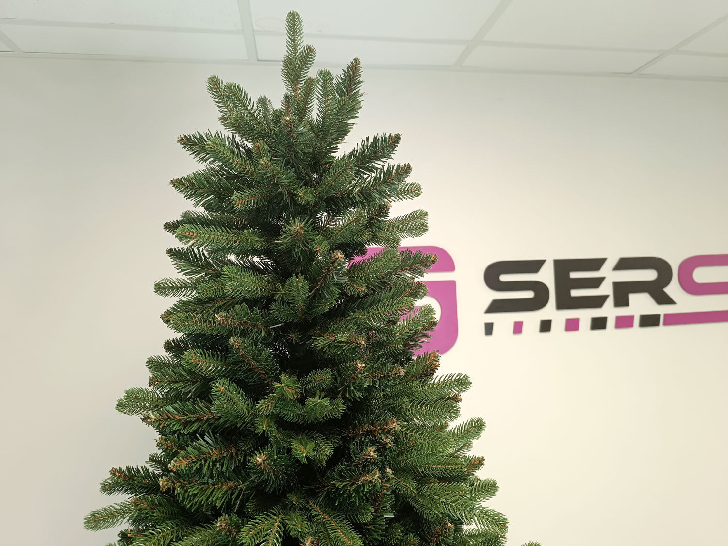 Brad artificial Christmas Deluxe by Sersimo, Carpati, 2D+3D, 230cm