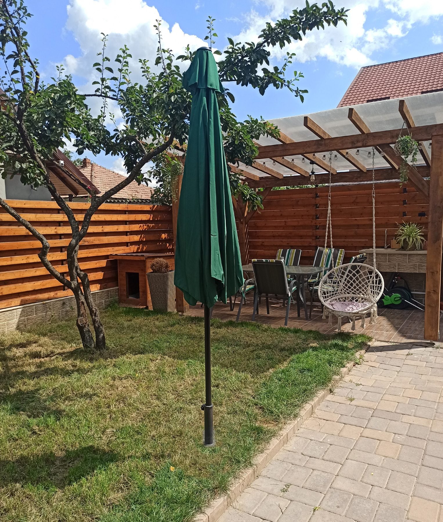 Umbrela terasa gradina, cu manivela si inclinare, GU24, diametru 300cm, Verde