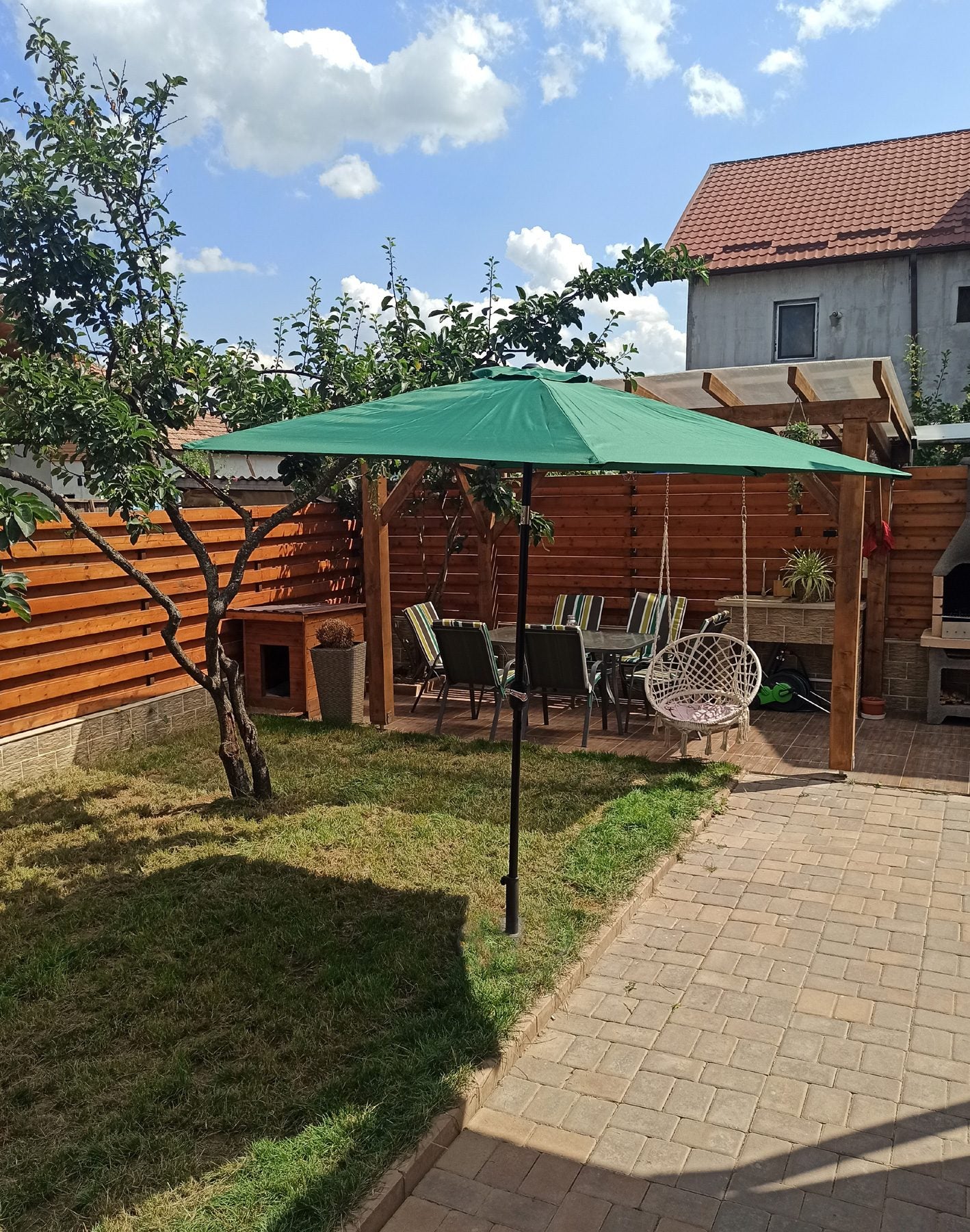 Umbrela terasa gradina, cu manivela si inclinare, GU24, diametru 300cm, Verde