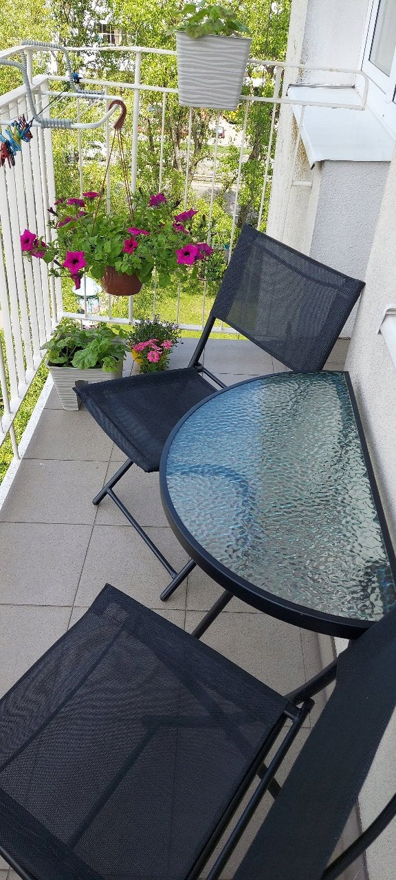 Set mobilier gradina sau balcon, masa semirotund sticla cu 2 scaune pliabile, gri
