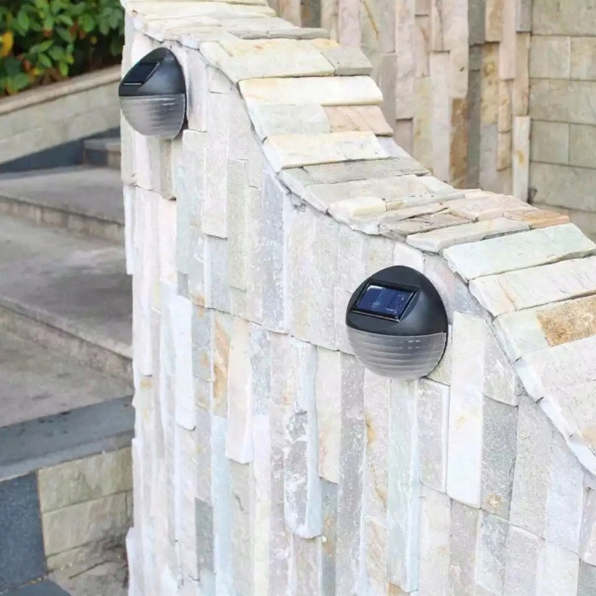 Lampa solara LED de perete, IP44 pentru exterior, autonomie 12 ore, neagra