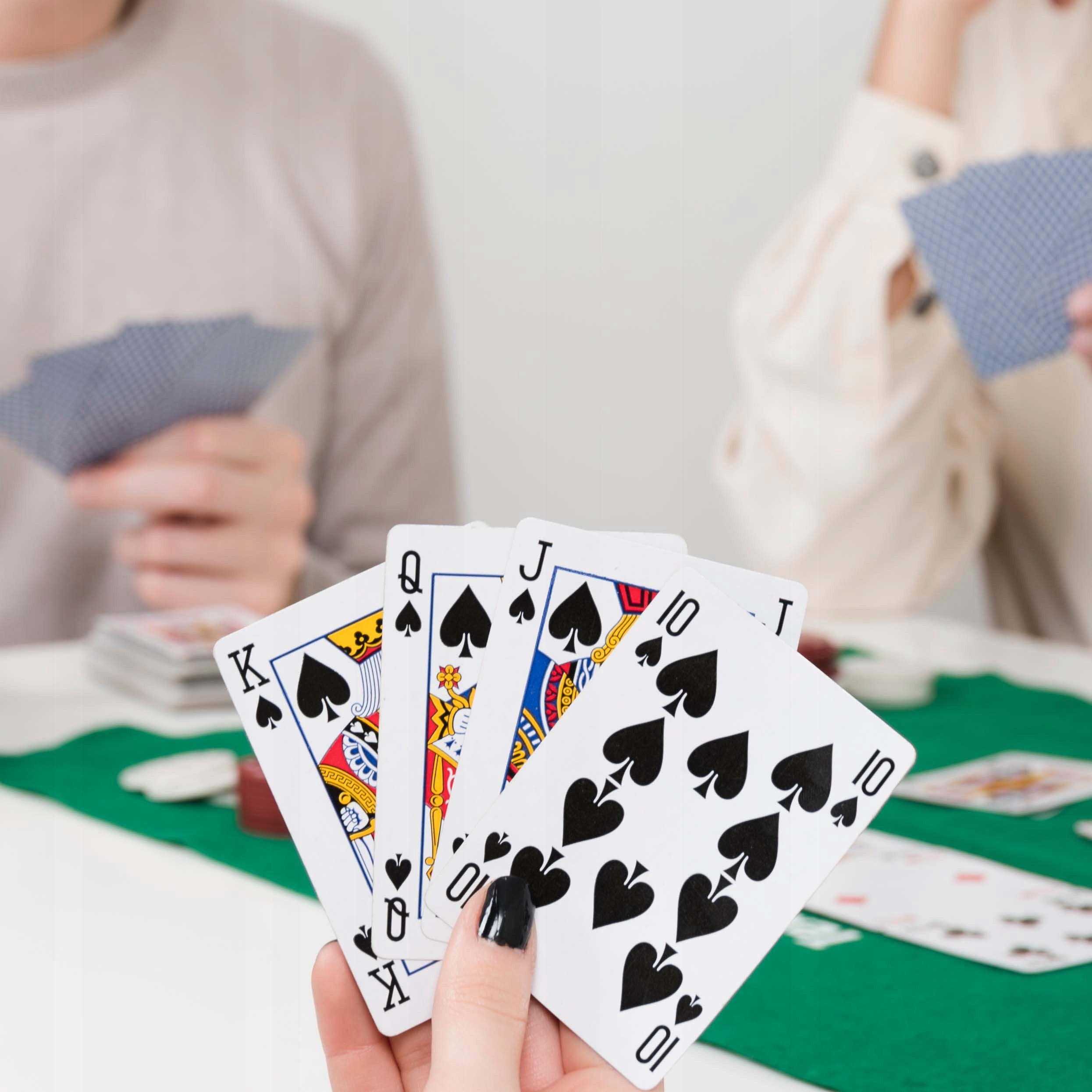 (DL) Set de Poker Complex cu 300 de jetoane, 2 seturi carti, 5 zaruri, in servieta aluminiu - 2