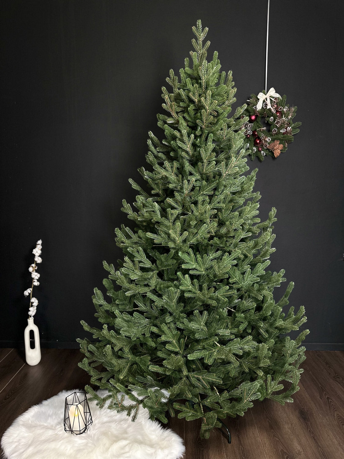 Brad artificial Christmas Deluxe by Sersimo, Viena verde, 3D, 210cm