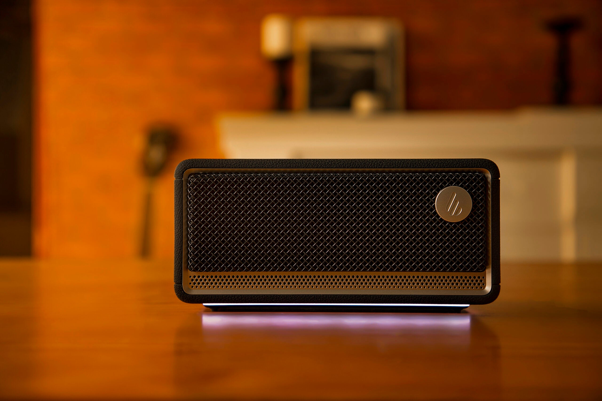 BOXE EDIFIER portabila bluetooth, RMS: 34W (8W + 8W + 18W), built-in Li-ion up to 9 hours, IP66, USB-C, black, "ES60-BK"