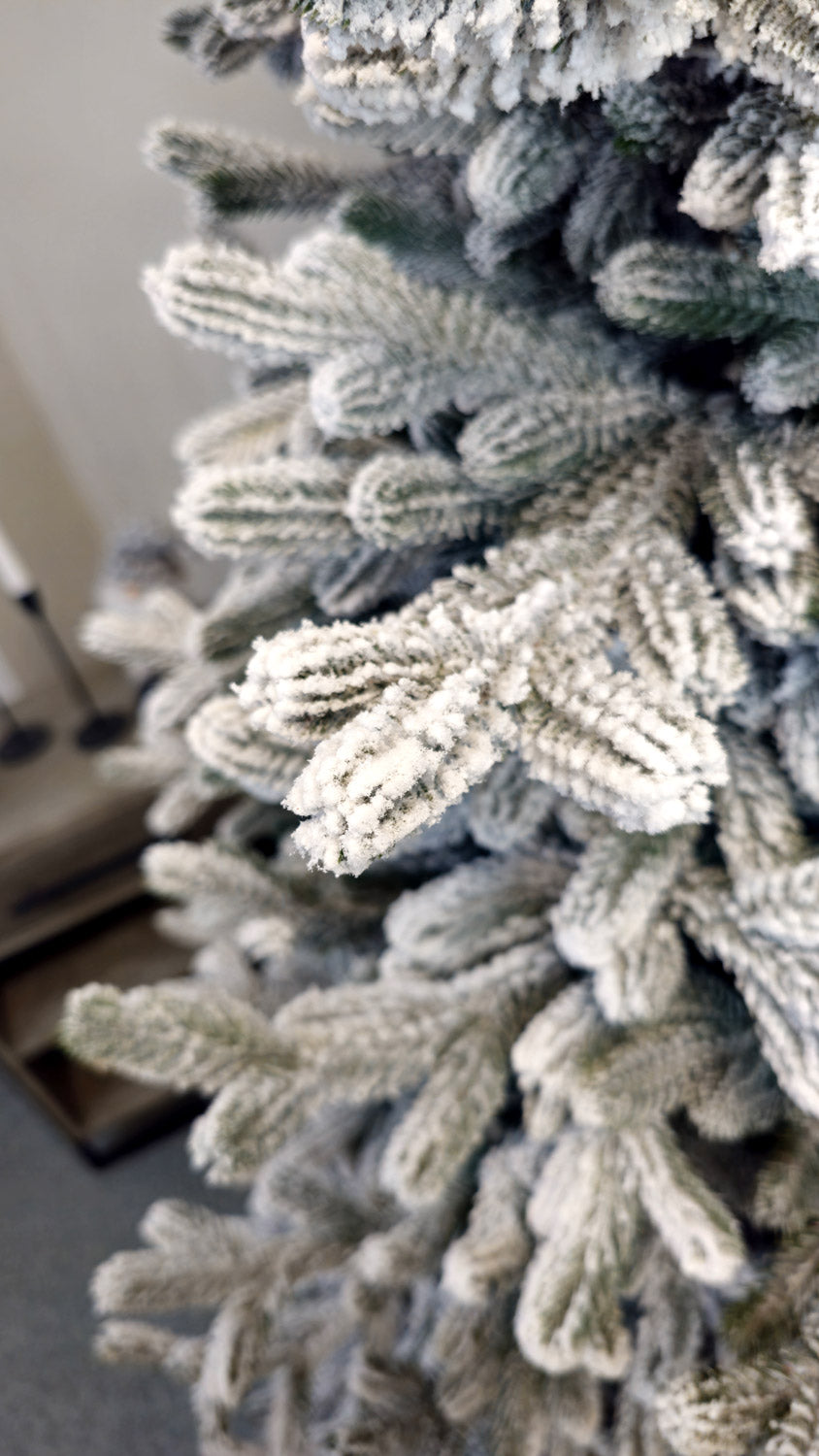 Brad artificial Christmas Deluxe by Sersimo, Viena Select nins, integral 3D, 230cm
