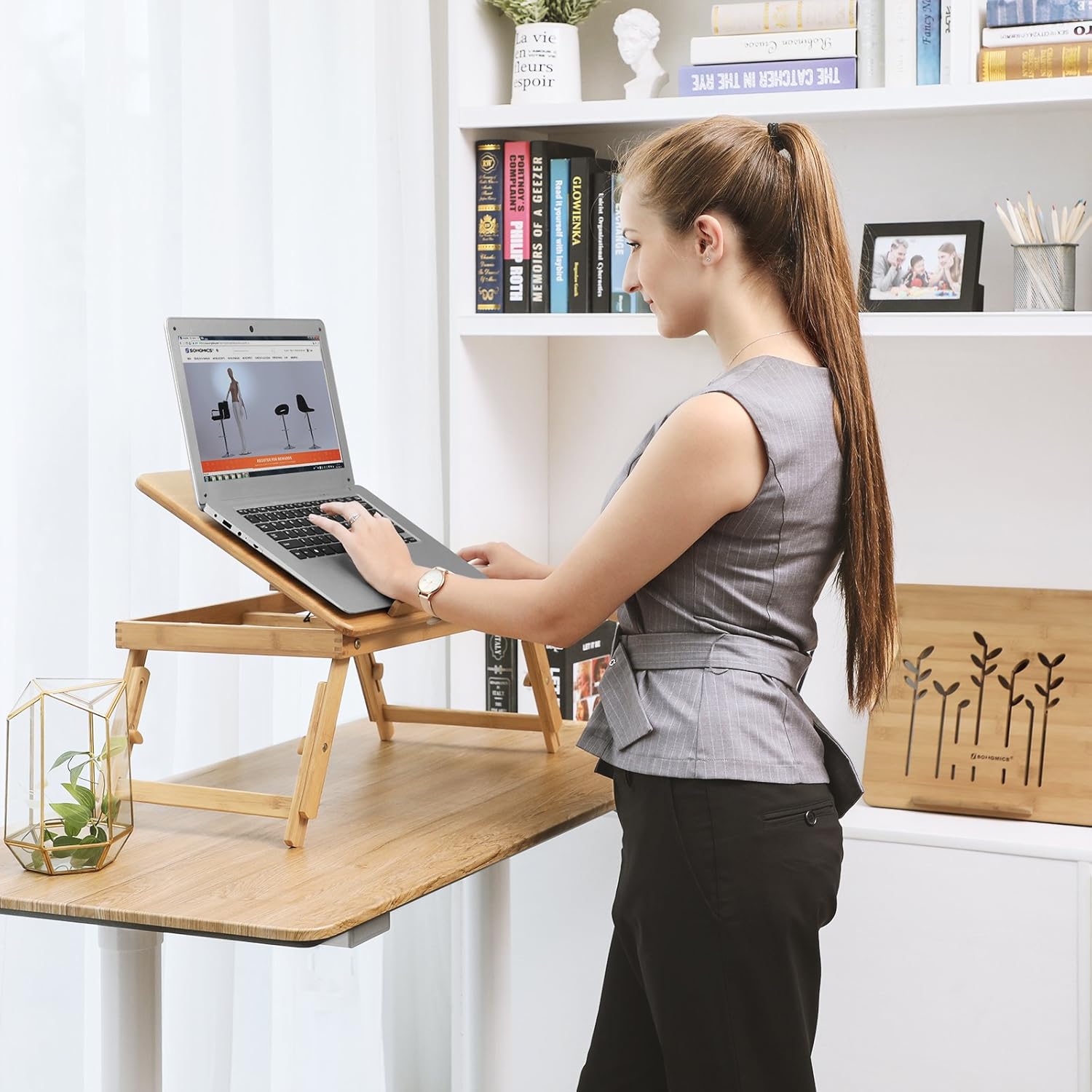 SONGMICS Masa de pat pentru laptop, plabila si reglabila, bambus, 55x35x29 cm, maro