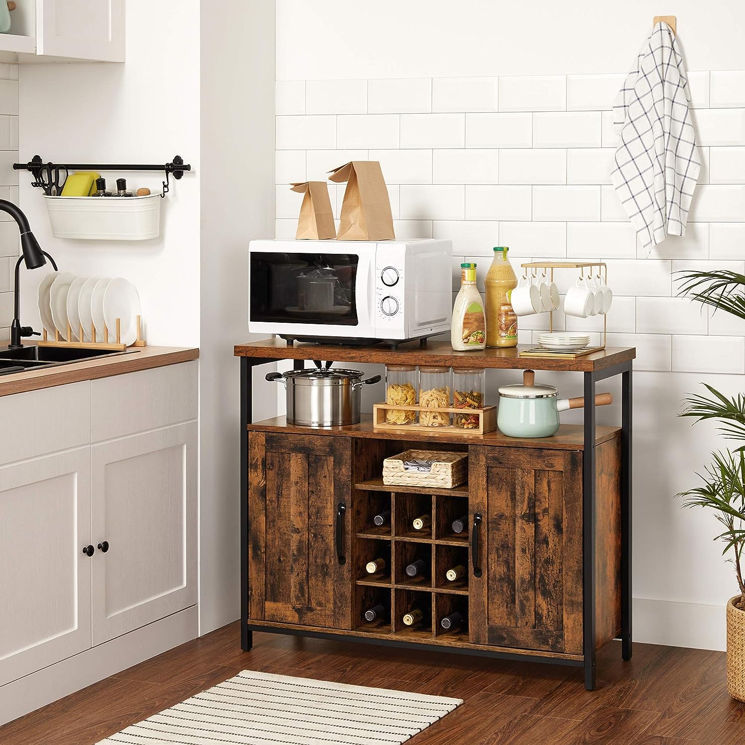 VASAGLE Comoda tip bufet, cu 2 usi si suport pentru sticle vin, stil industrial, 100x35x81cm, maro rustic si negru