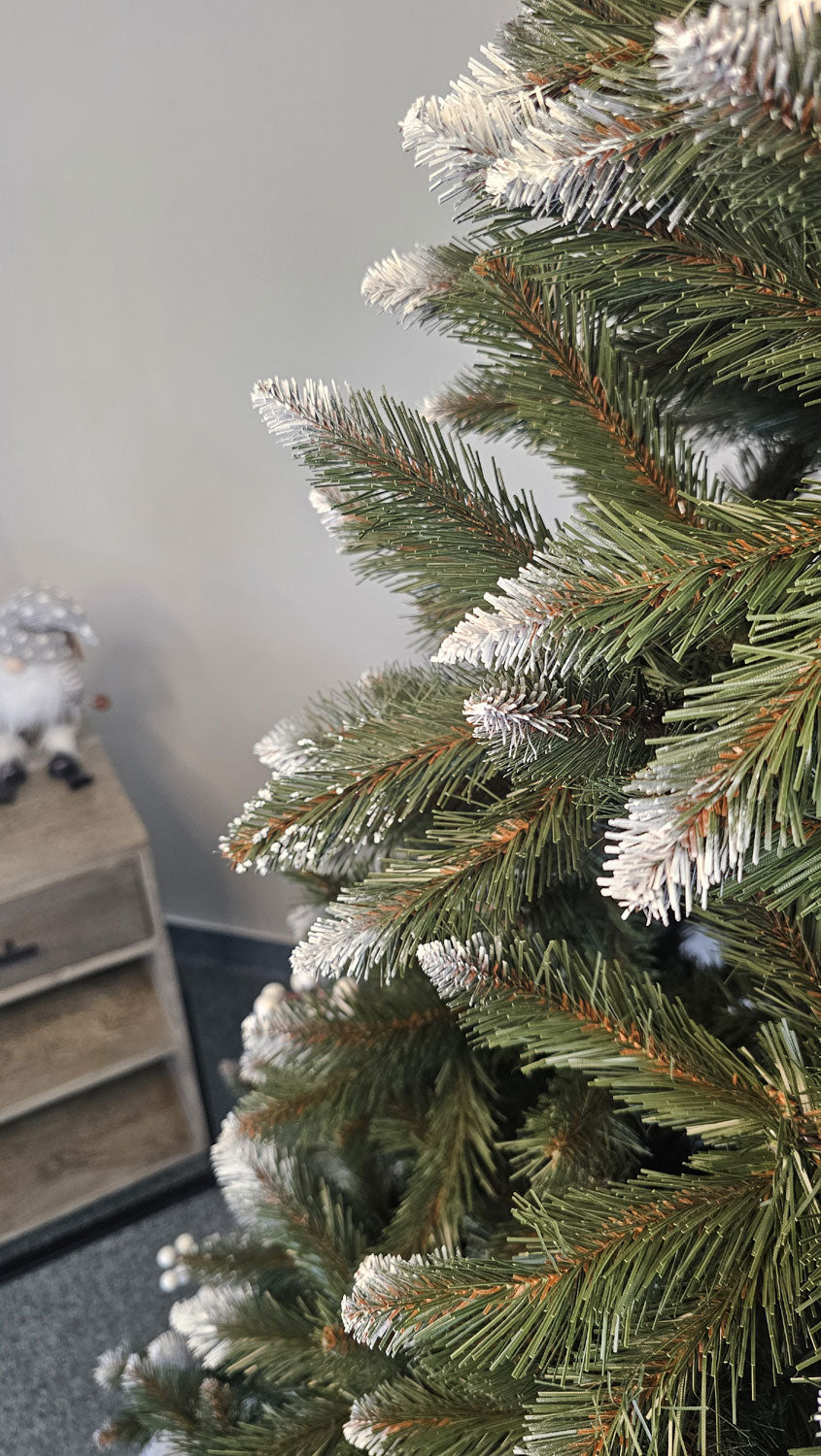 Brad artificial Christmas Deluxe by Sersimo, WhiteBerry, 2D, 220cm