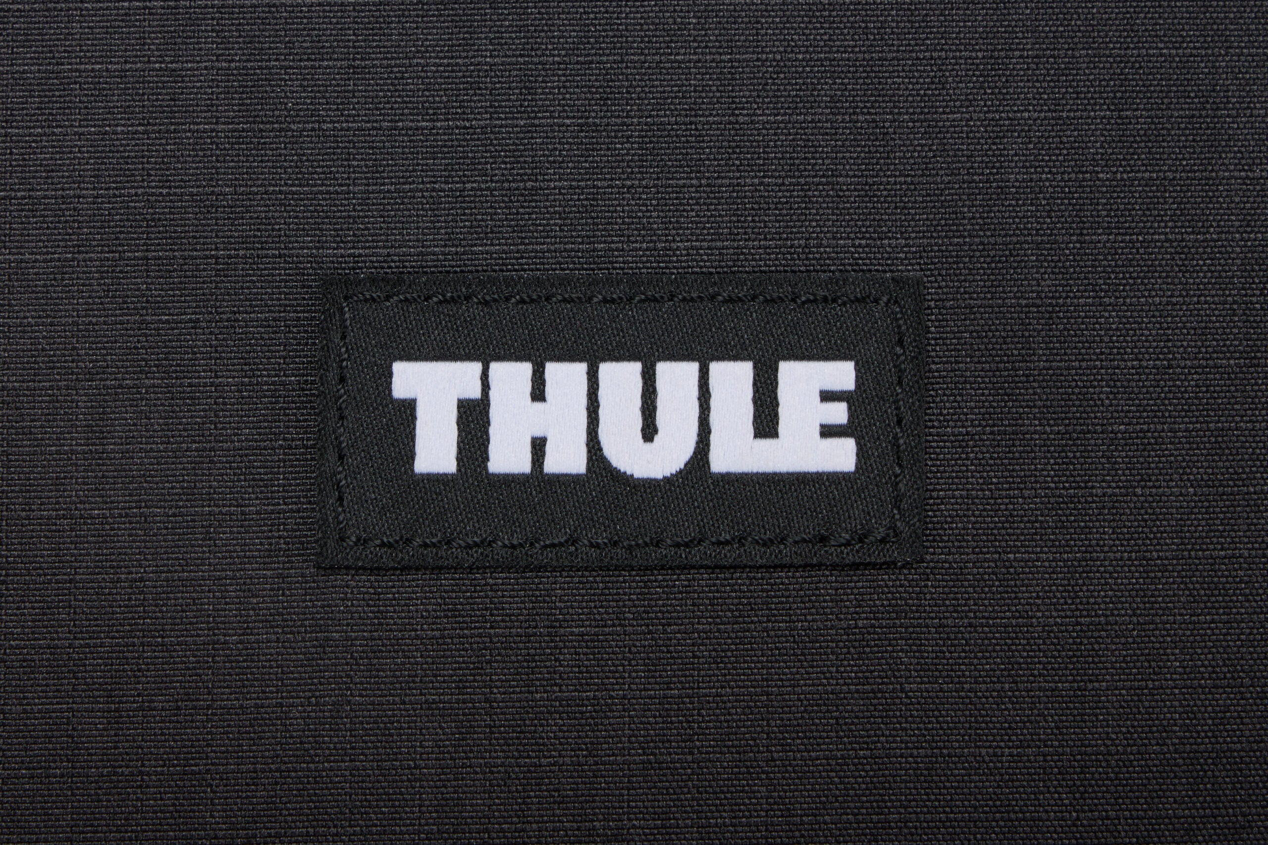 Husa laptop THULE Lithos MacBook Air 15", Black TLS115 3205458