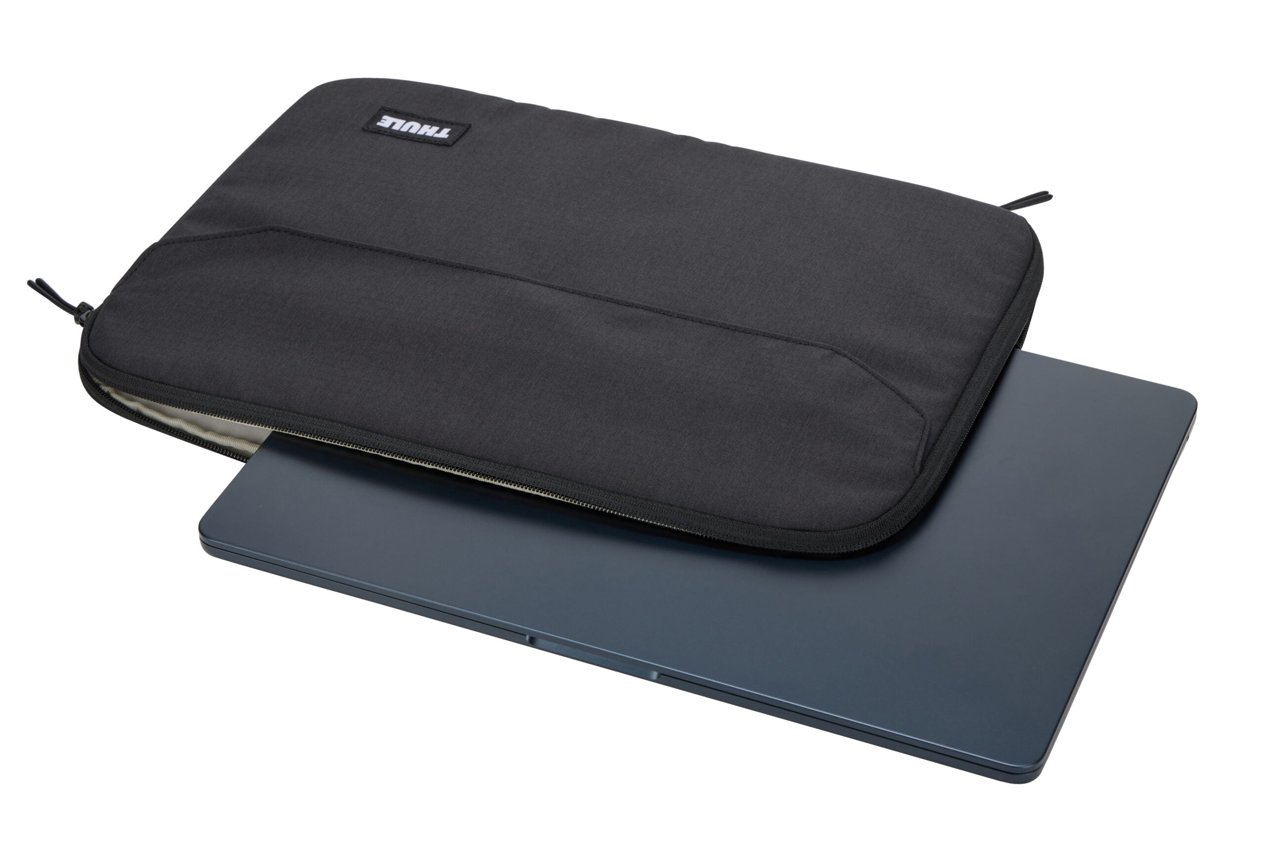 Husa laptop THULE Lithos MacBook Air 15", Black TLS115 3205458