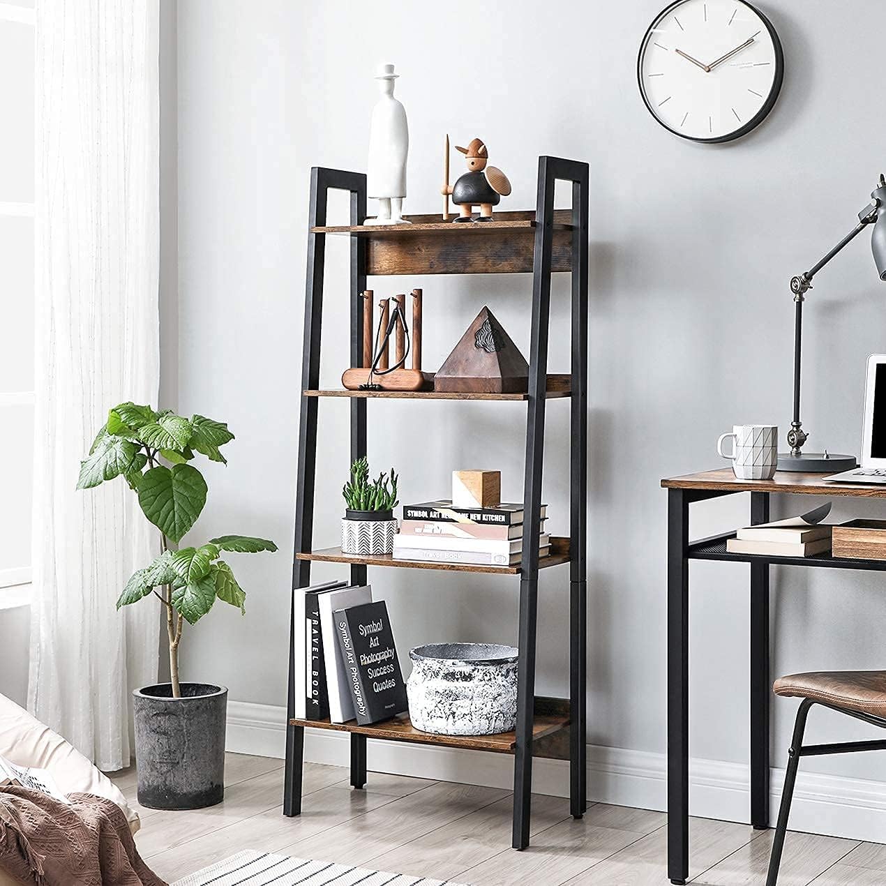 Biblioteca tip scara, cadru otel cu 4 polite din MDF, stil industrial, 56x34x138cm, maro rustic si negru