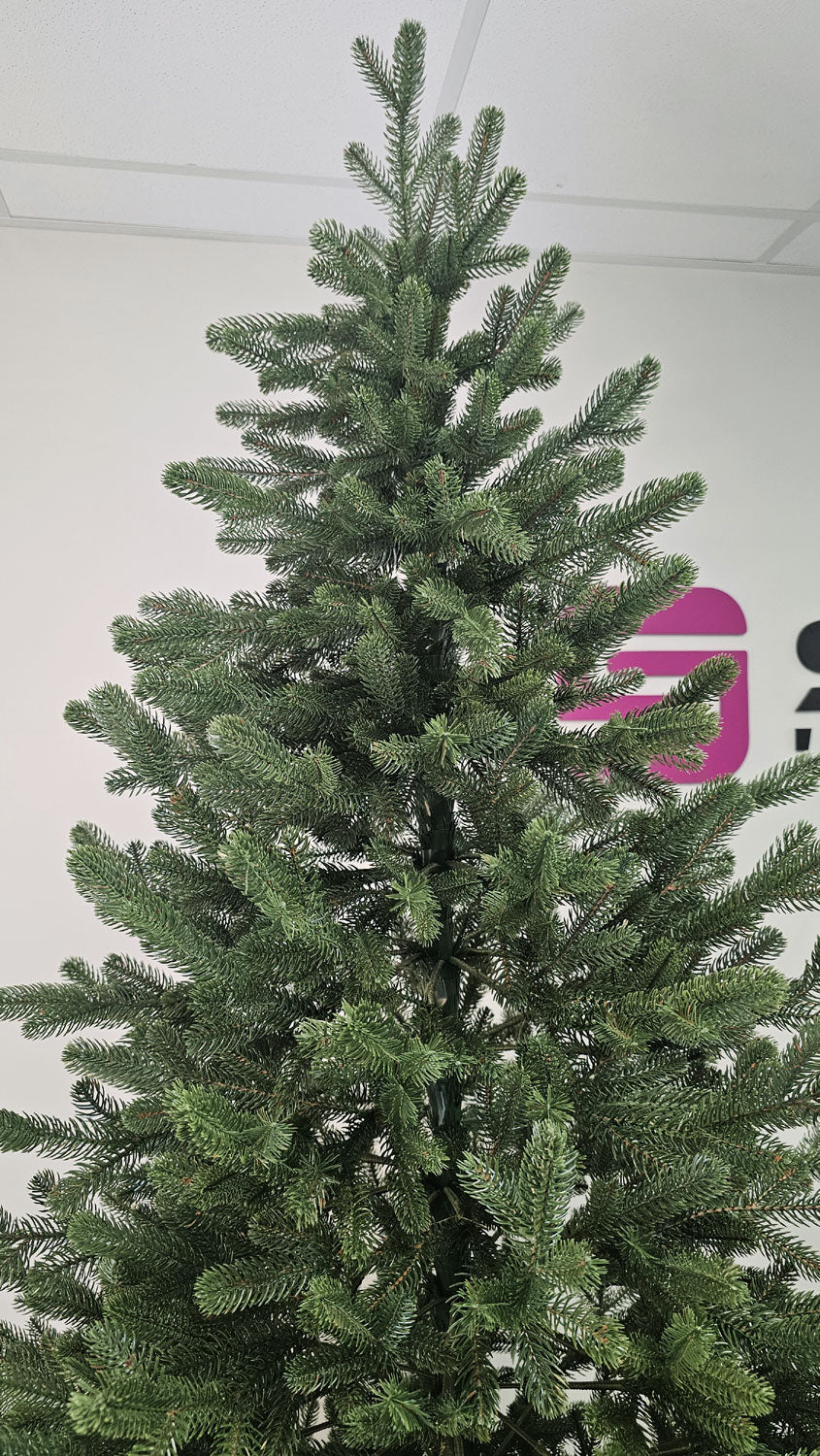Brad artificial Christmas Deluxe by Sersimo, Viena verde, 3D, 230cm