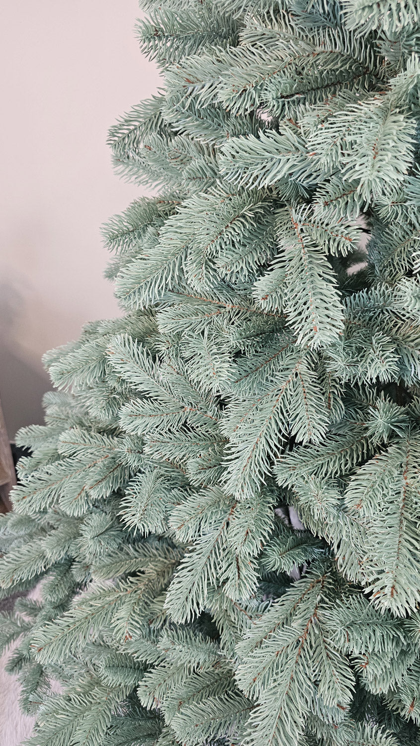 Brad artificial Christmas Deluxe by Sersimo, Kovalivska argintiu, 3D, 210 cm