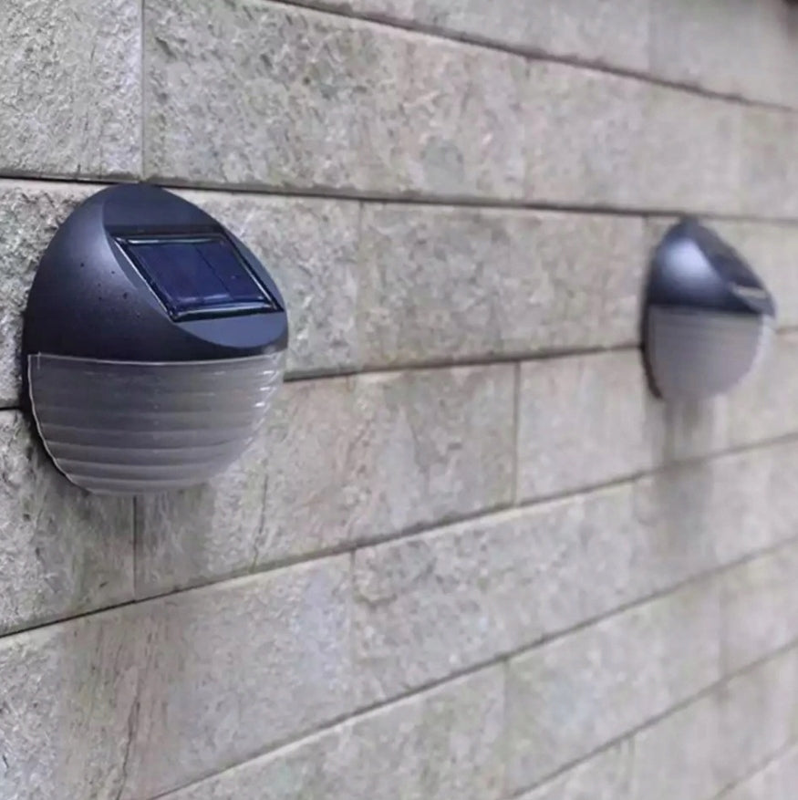 Lampa solara LED de perete, IP44 pentru exterior, autonomie 12 ore, neagra