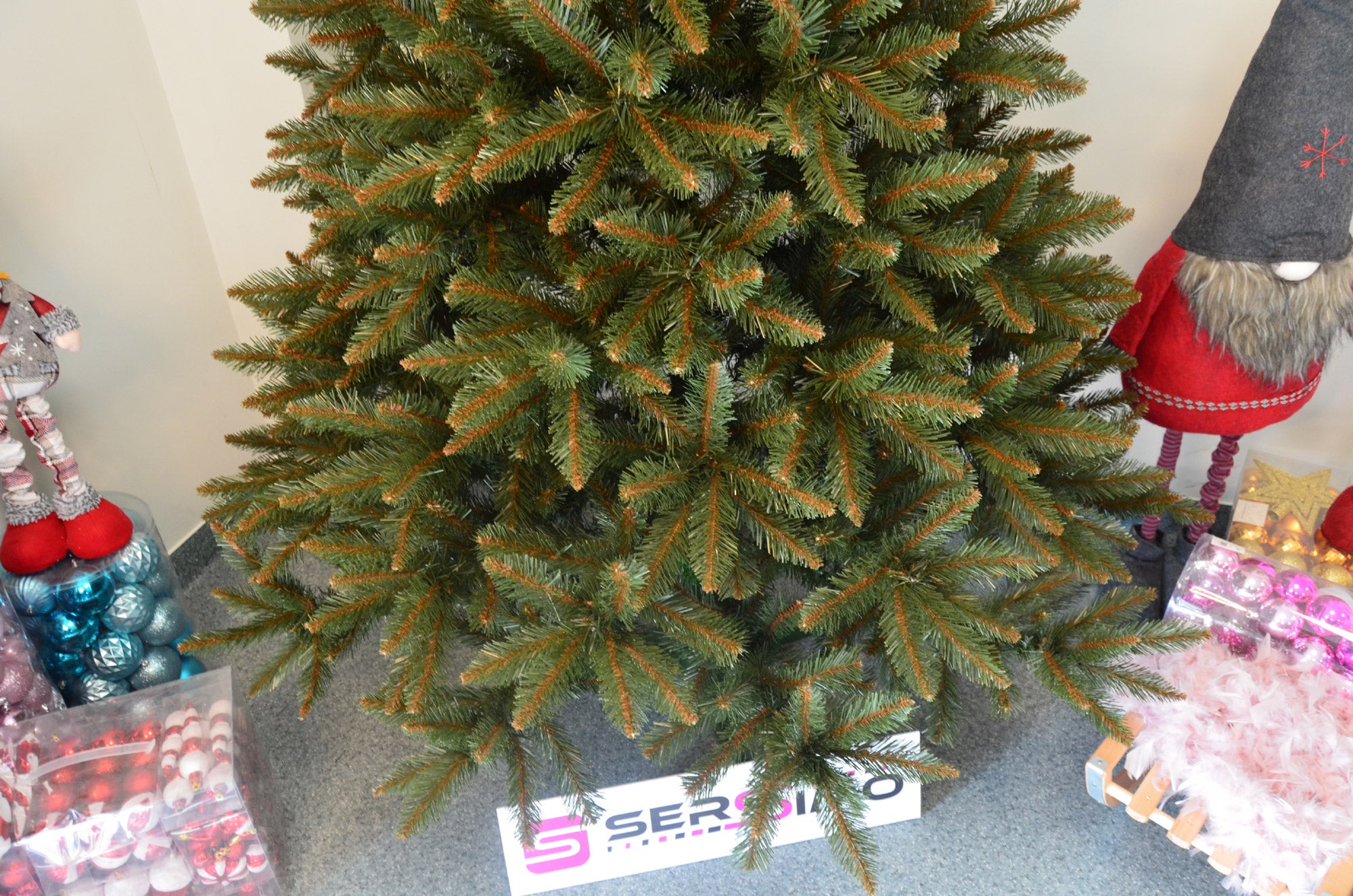 Brad artificial Christmas Deluxe by Sersimo, Royal, 240cm