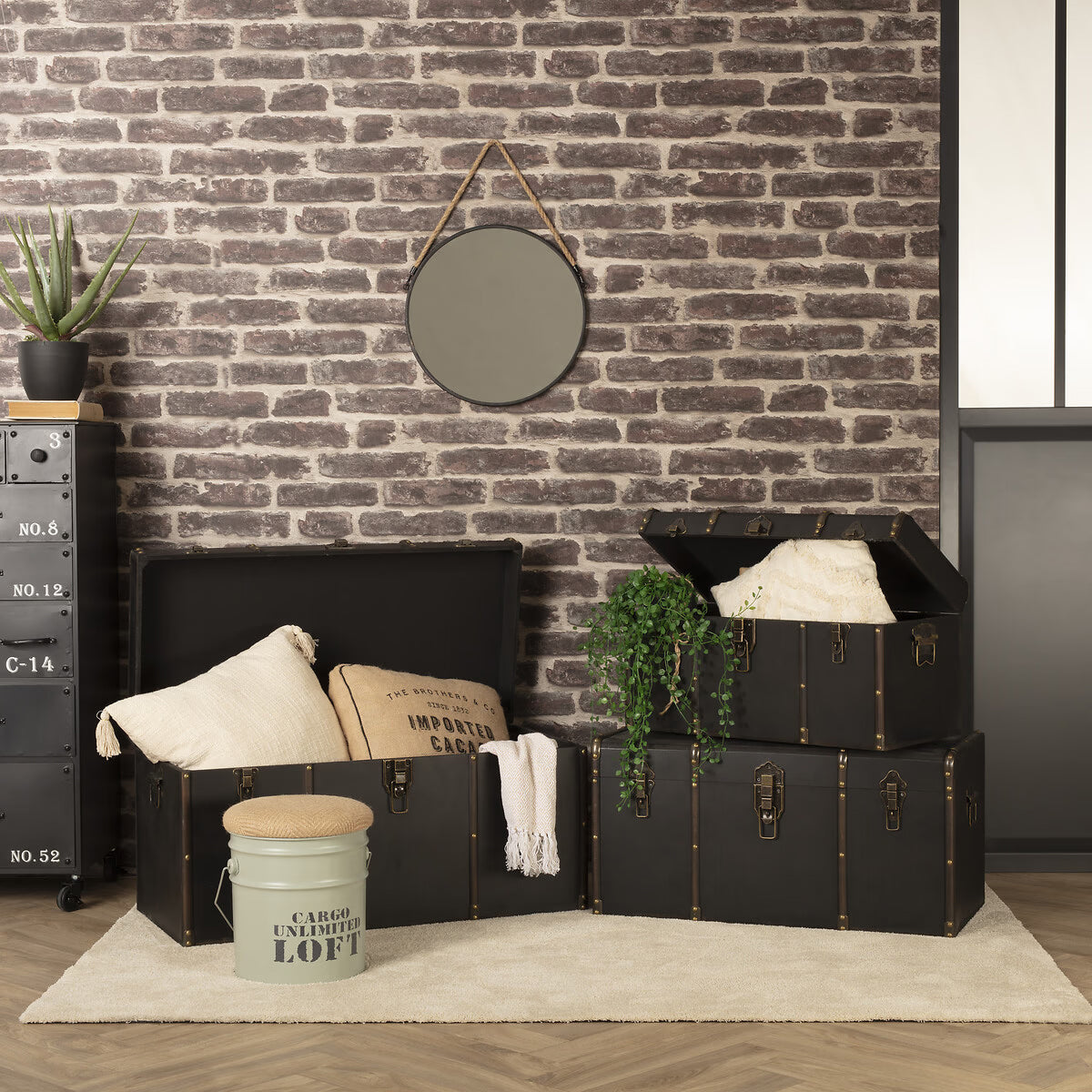 Oglinda rotunda Atmosphera Eden cu sfoara, cadru metalic, 55x82 cm, negru