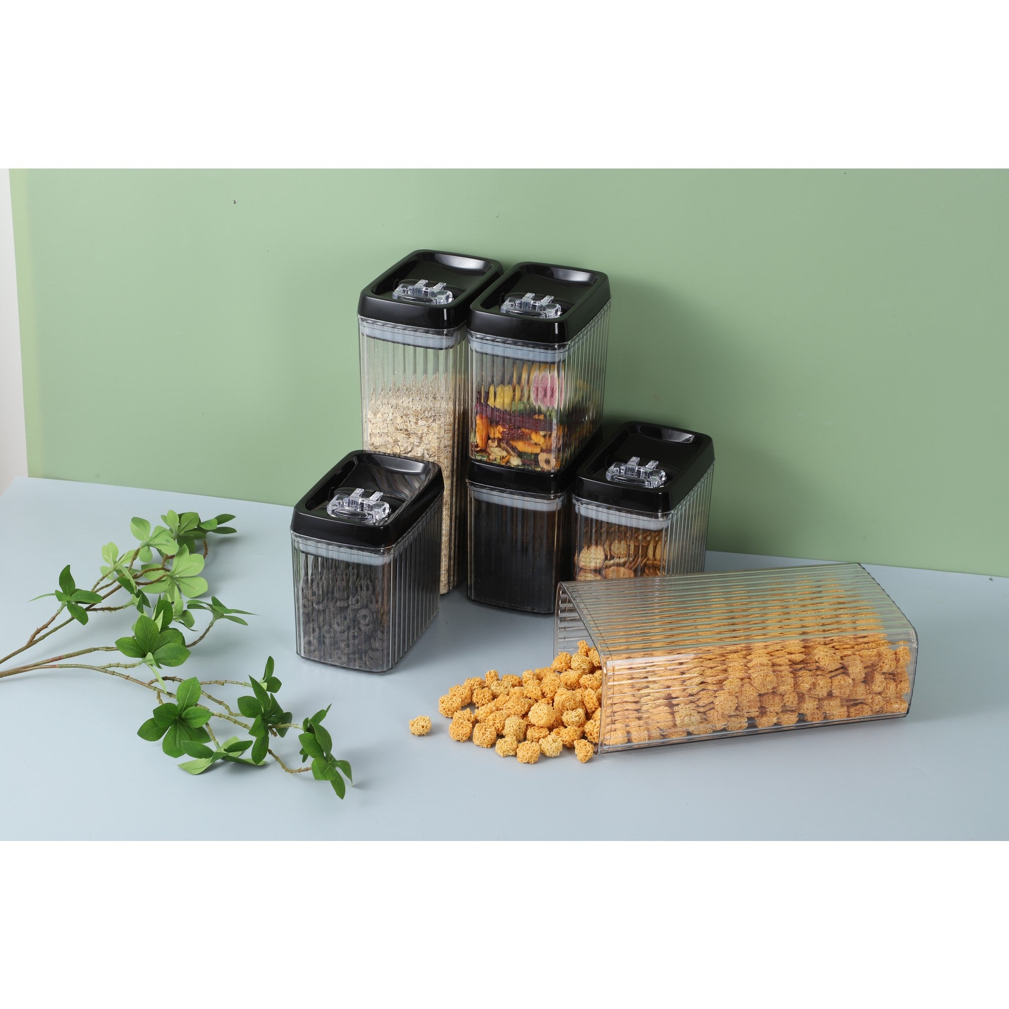 Set 5 Recipiente din Plastic, pentru Alimente/Obiecte, Inchidere Ermetica, Textura Ondulata, 4 x 1.5l, 1 x 3.3 l, Transparent
