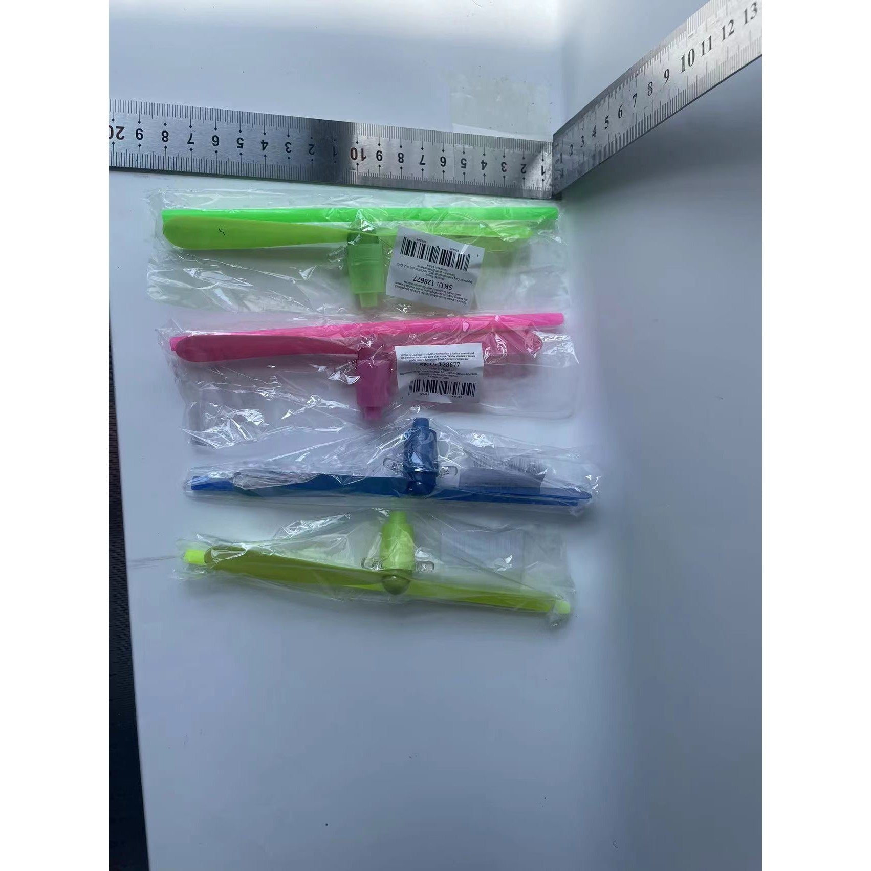 Set 4 Jucarii Libelula Zburatoare, Distractive pentru Copii, Aruncatoare Manuale din Plastic, cu Lumini, Multicolor