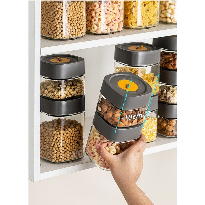 Borcan Alimentar din sticla cu Capac Vid, 500 ml, Inchidere Ermetica pentru Orice Tip de Produse, Design Patrat, 10 x 10 x 9 cm, Transparenta cu Capac Gri