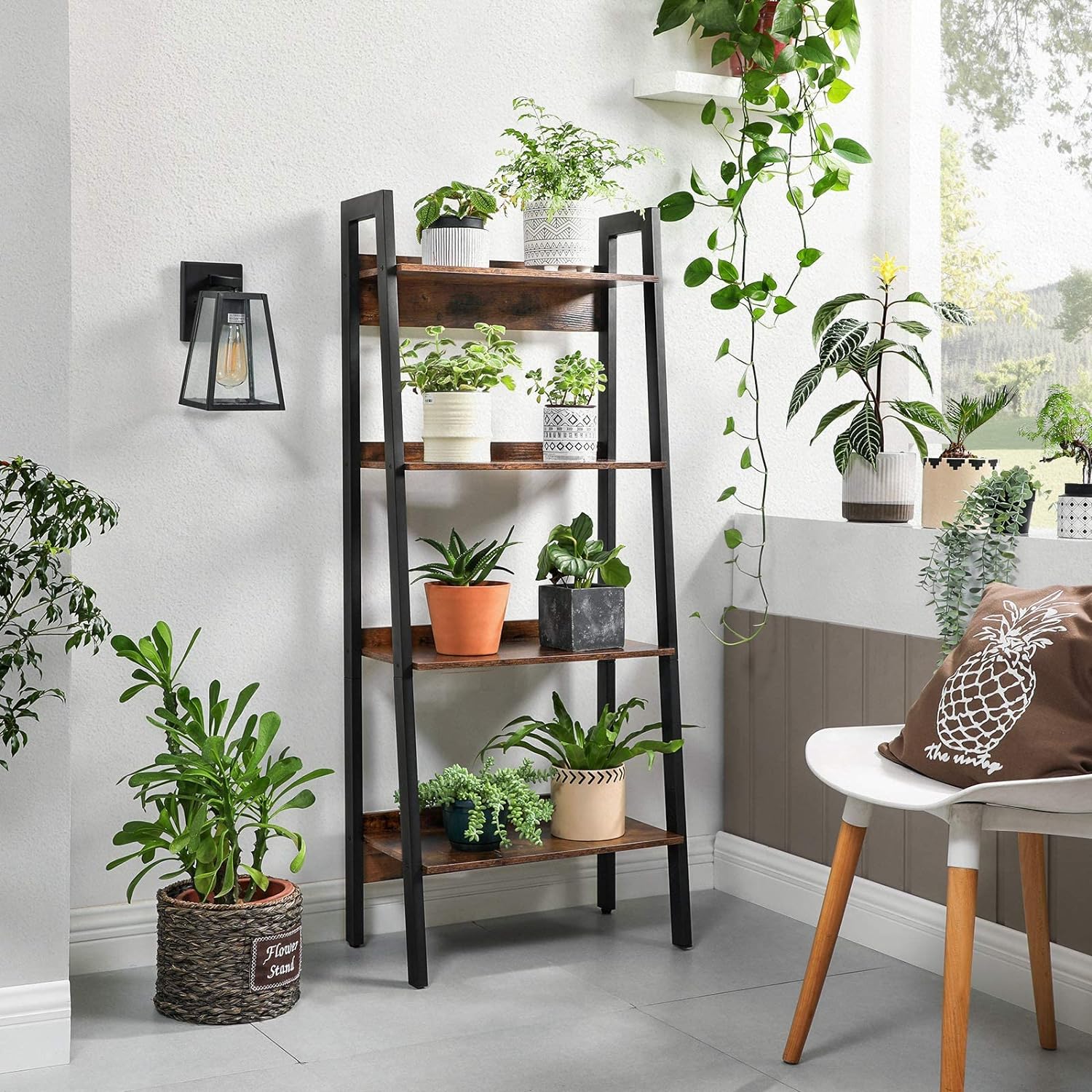 Biblioteca tip scara, cadru otel cu 4 polite din MDF, stil industrial, 56x34x138cm, maro rustic si negru