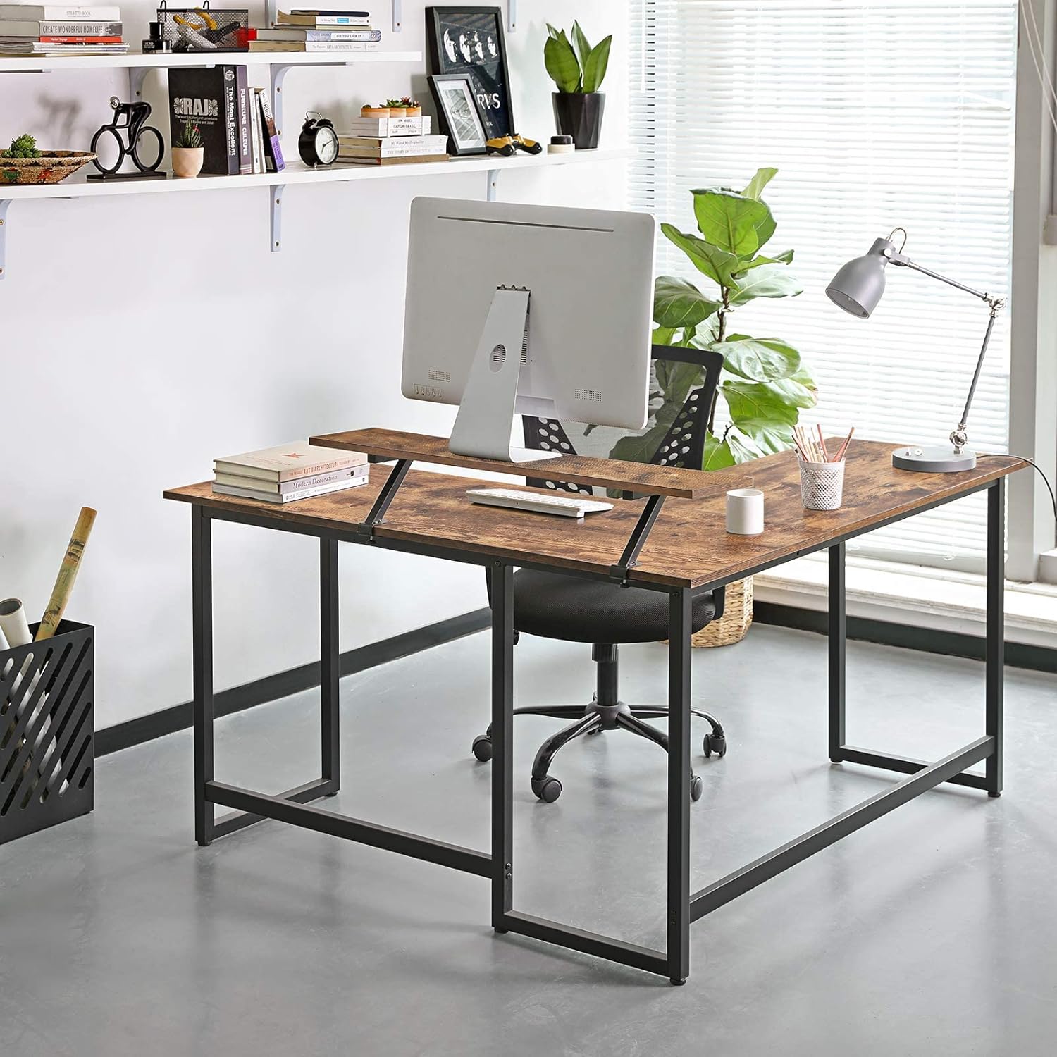 VASAGLE Birou in forma de L cu suport pentru monitor, cadru metalic, 140x130x76cm, maro rustic