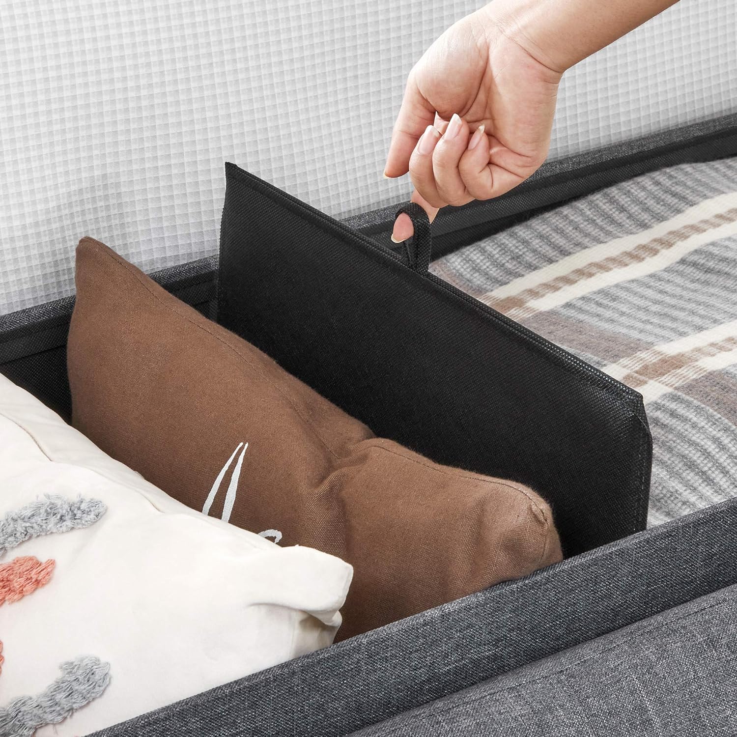 SONGMICS Taburet pliabil cu sezut moale, spatiu de depozitare 131litri, maxim 300kg, 110x38x38cm, gri inchis