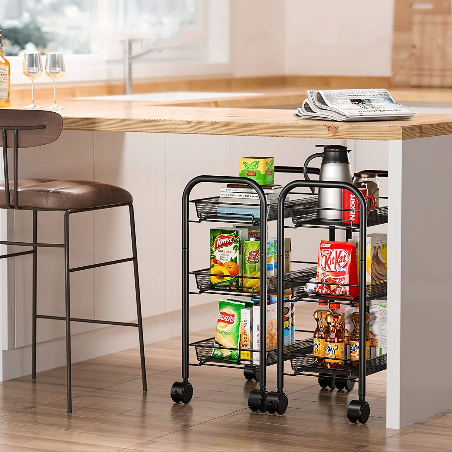 Raft metalic mobil tip carucior pentru bucatarie, 3 polite si 4 agatatori, negru, 44x26x64cm