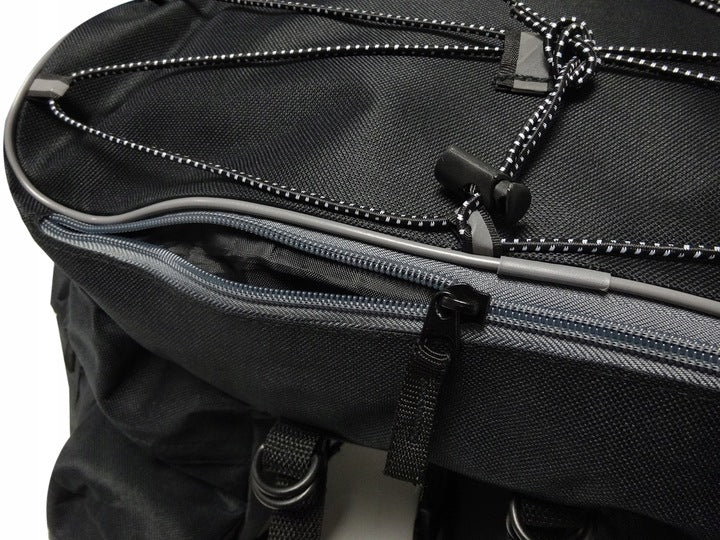 Geanta portbagaj bicicleta dubla, 8 buzunare laterale, 39x34x43cm, negru cu elemente reflectorizante gri, protectie impermeabila