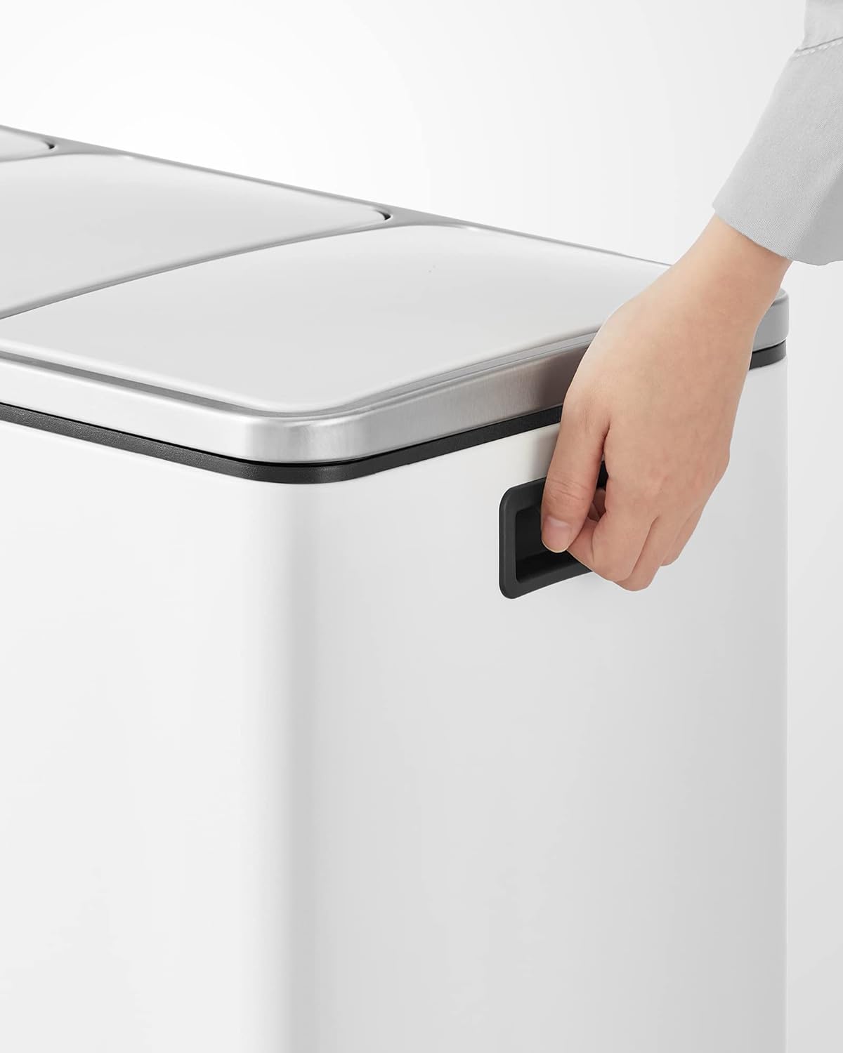 SONGMICS Cos de gunoi din inox cu 3 compartimente colectare selectiva, cu galeti interioare, 3x18litri, 62x32x56cm, alb