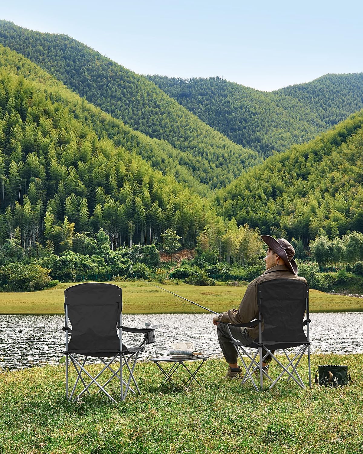 SONGMICS Set 2 scaune pliabile de camping sau pescuit, suport pahar, maxim 150kg, negru
