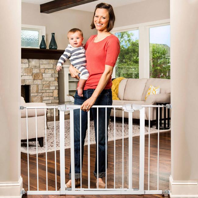 Poarta de siguranta Safety Gate pentru scari, ajustabila 118-127 cm, din otel, alba