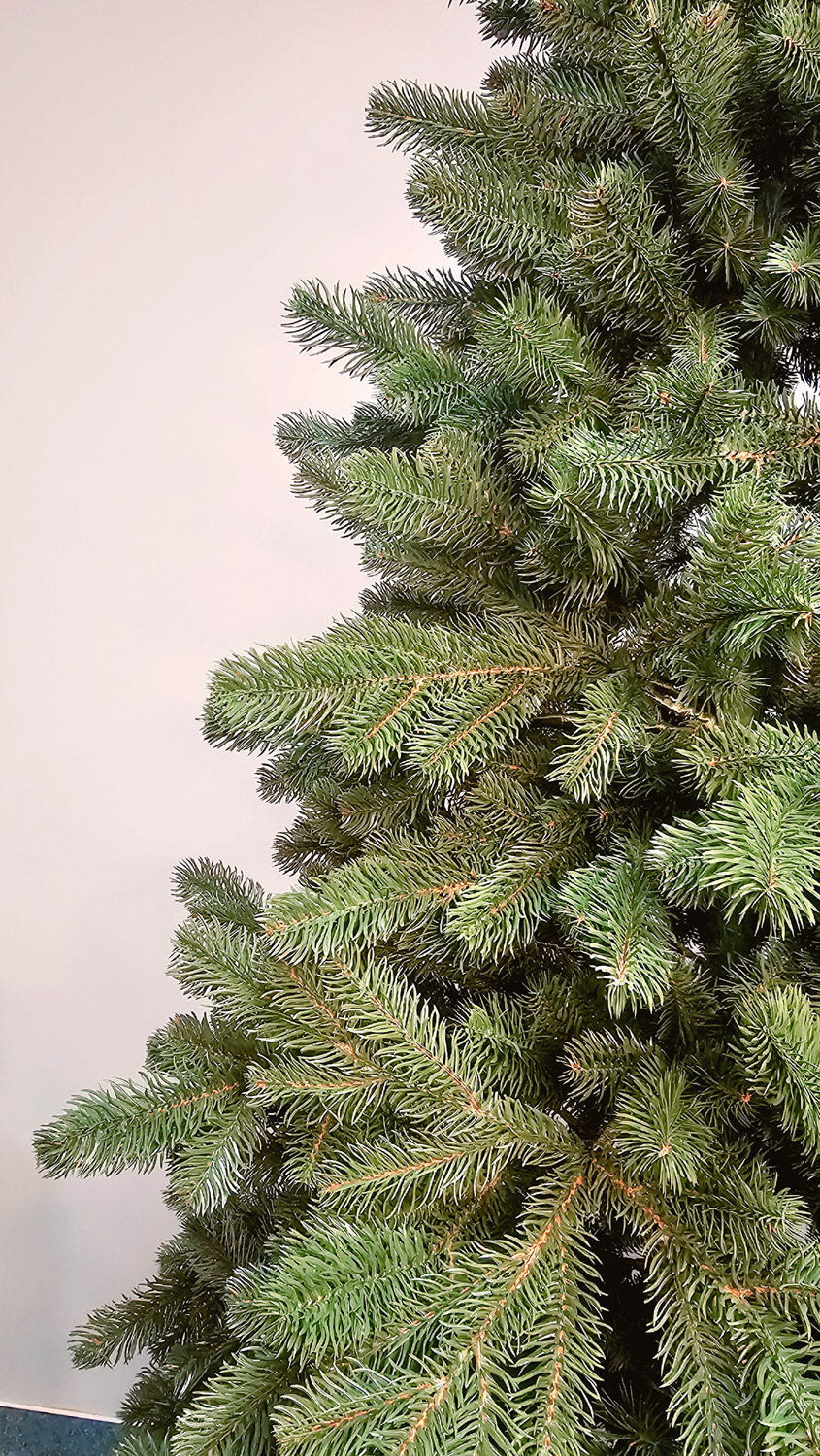 Brad artificial Christmas Deluxe by Sersimo, Kovalivka Select, integral 3D, 210cm