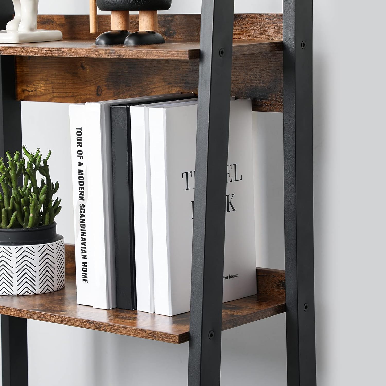 VASAGLE Biblioteca tip scara, cadru otel cu 4 polite din MDF, stil industrial, 56x34x138cm, maro rustic si negru
