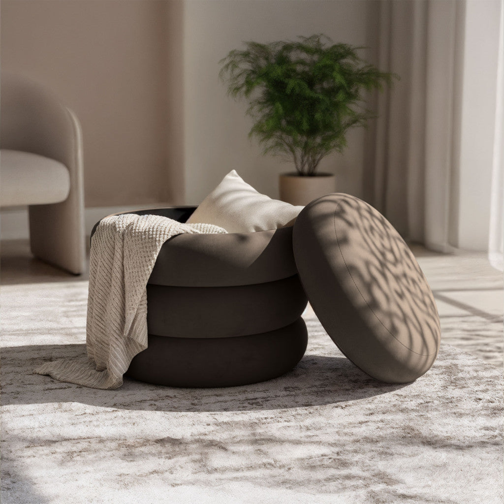 Taburet tapitat Snuggo cu spatiu de depozitare, velur, diametru 42 cm, inaltime 45 cm, maro