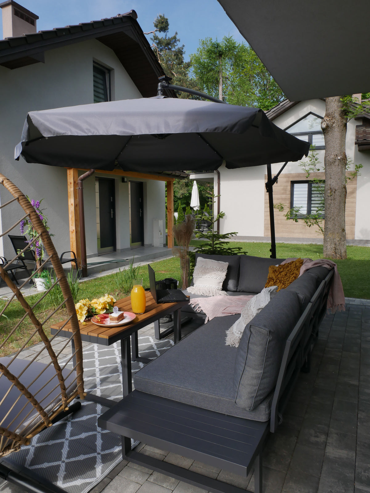 Set mobilier gradina Bogota coltar modular, 2 canapele si masa cu inaltime reglabila, cadru aluminiu, 160x70x79 cm, gri