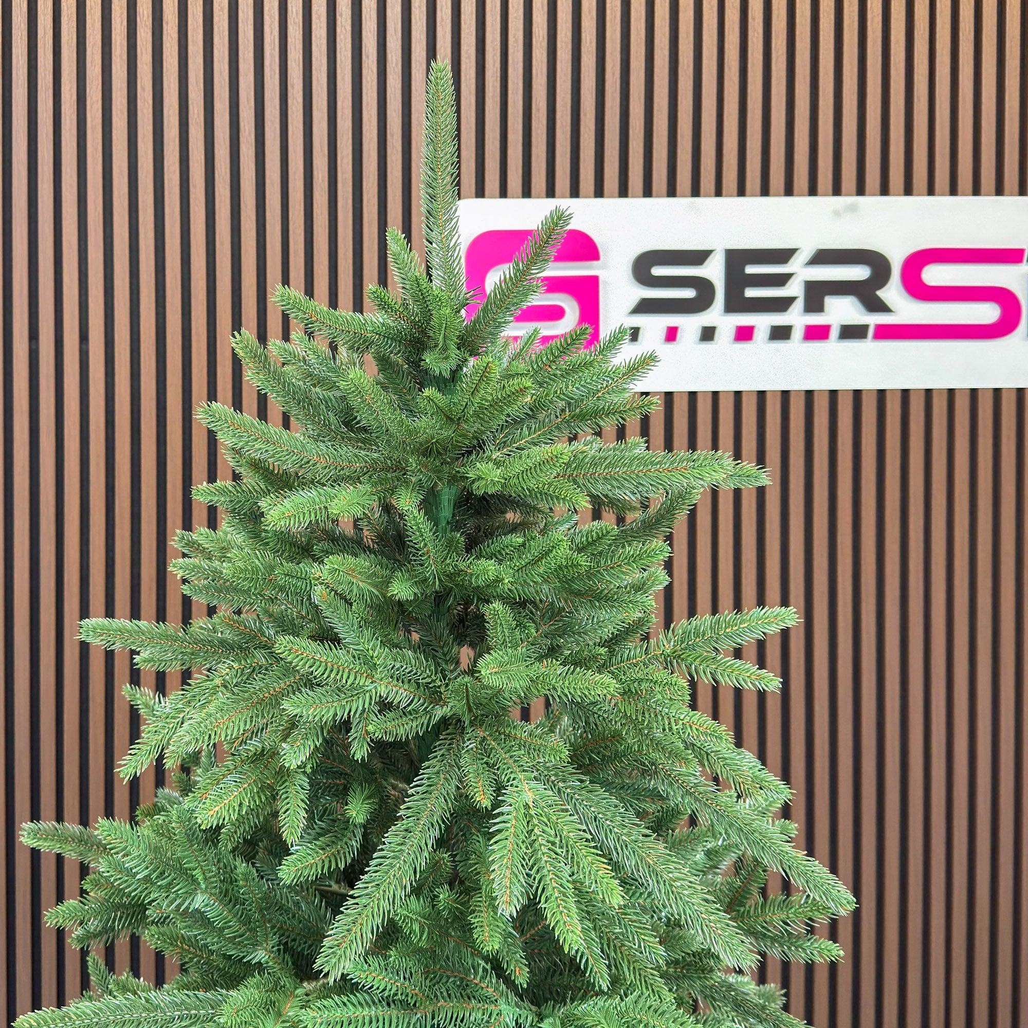 Brad artificial Christmas Deluxe by Sersimo, Alpine, verde, integral 3D, 210 cm