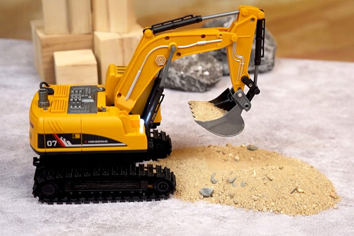 Set utilaje construction RC cu excavator si basculanta, lumini si abur, telecomanda, 3 accesorii incluse