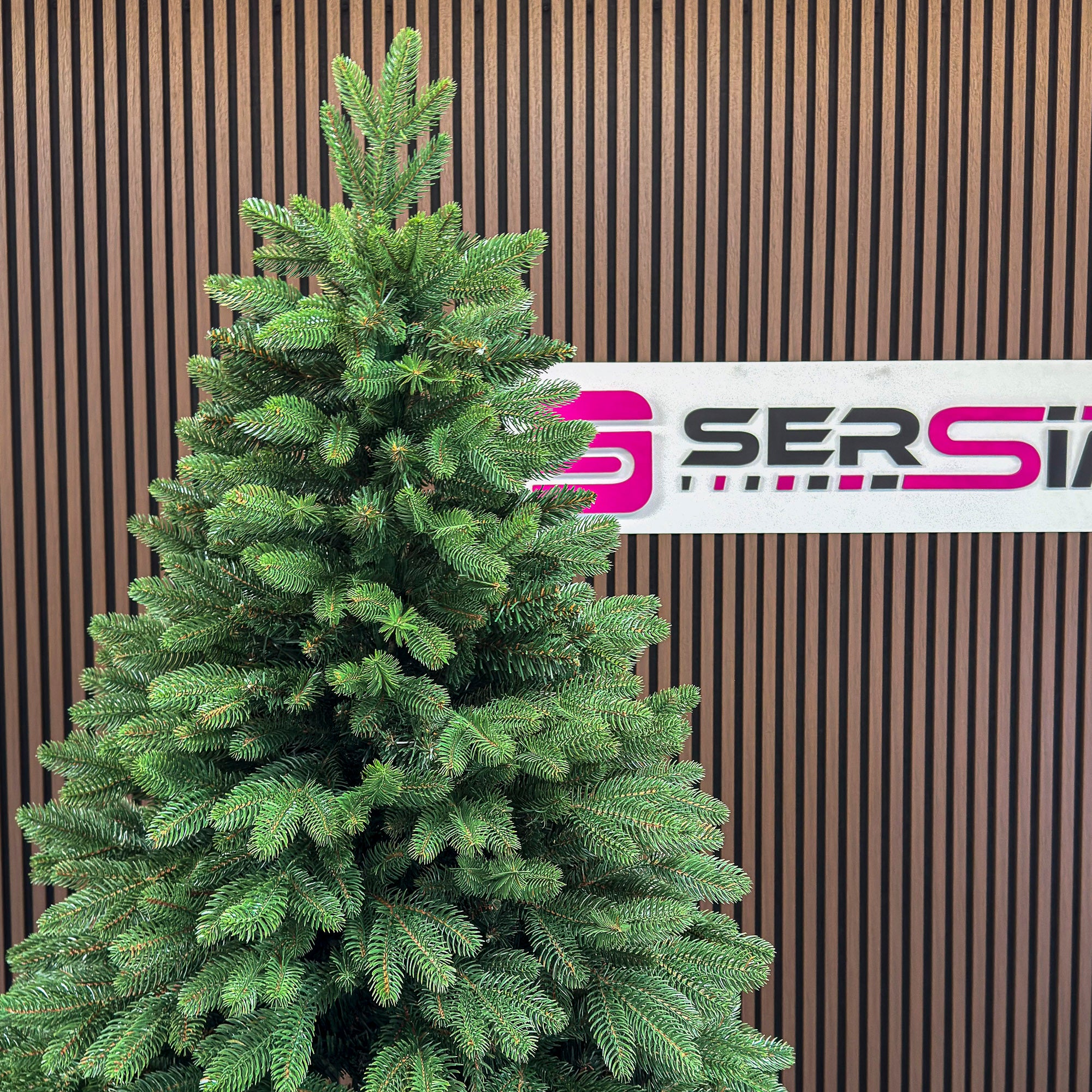 Brad artificial Christmas Deluxe by Sersimo, Belgia, 2D+3D, 230cm
