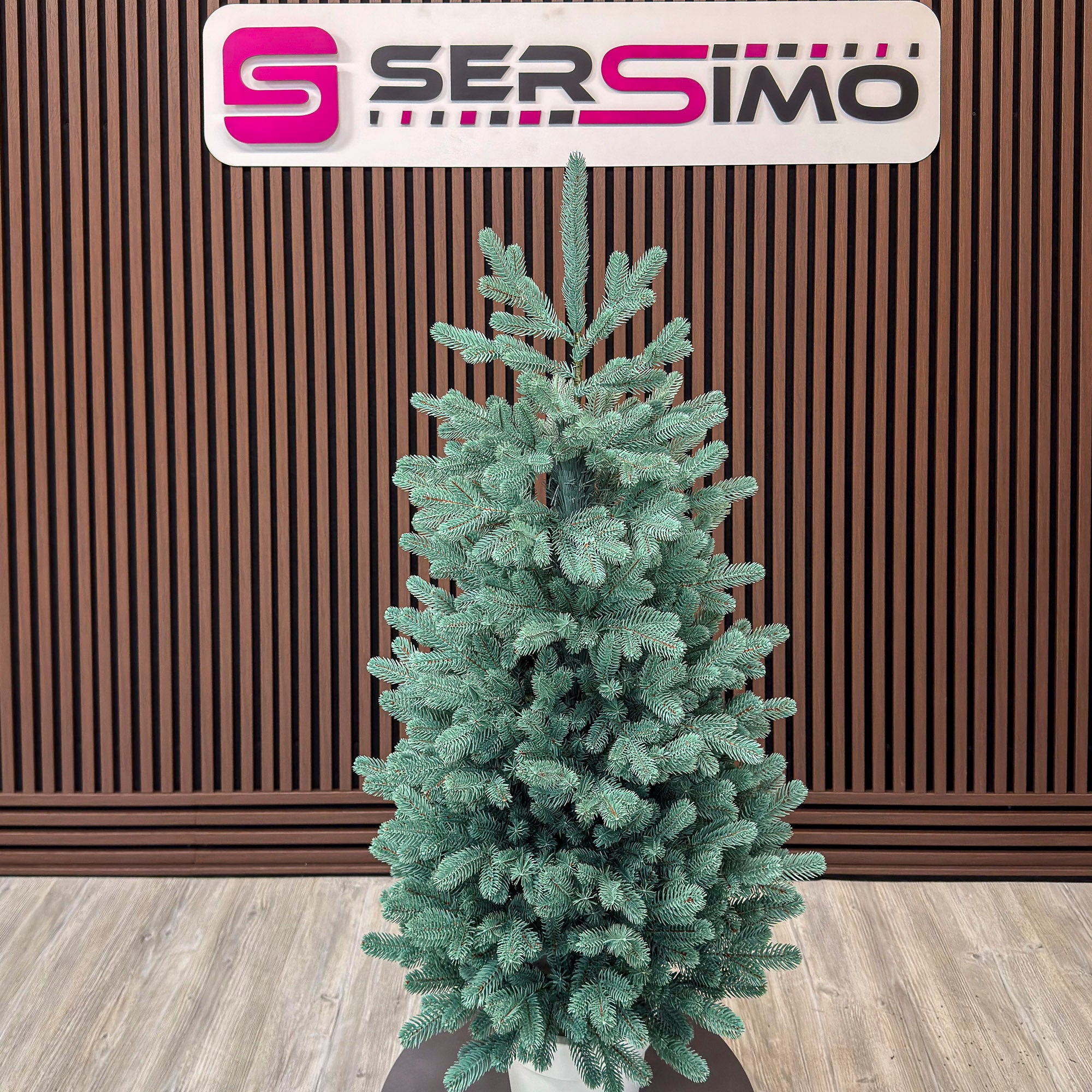 Brad artificial Christmas Deluxe by Sersimo, Viena Elite argintiu in ghiveci, 3D, 110 cm
