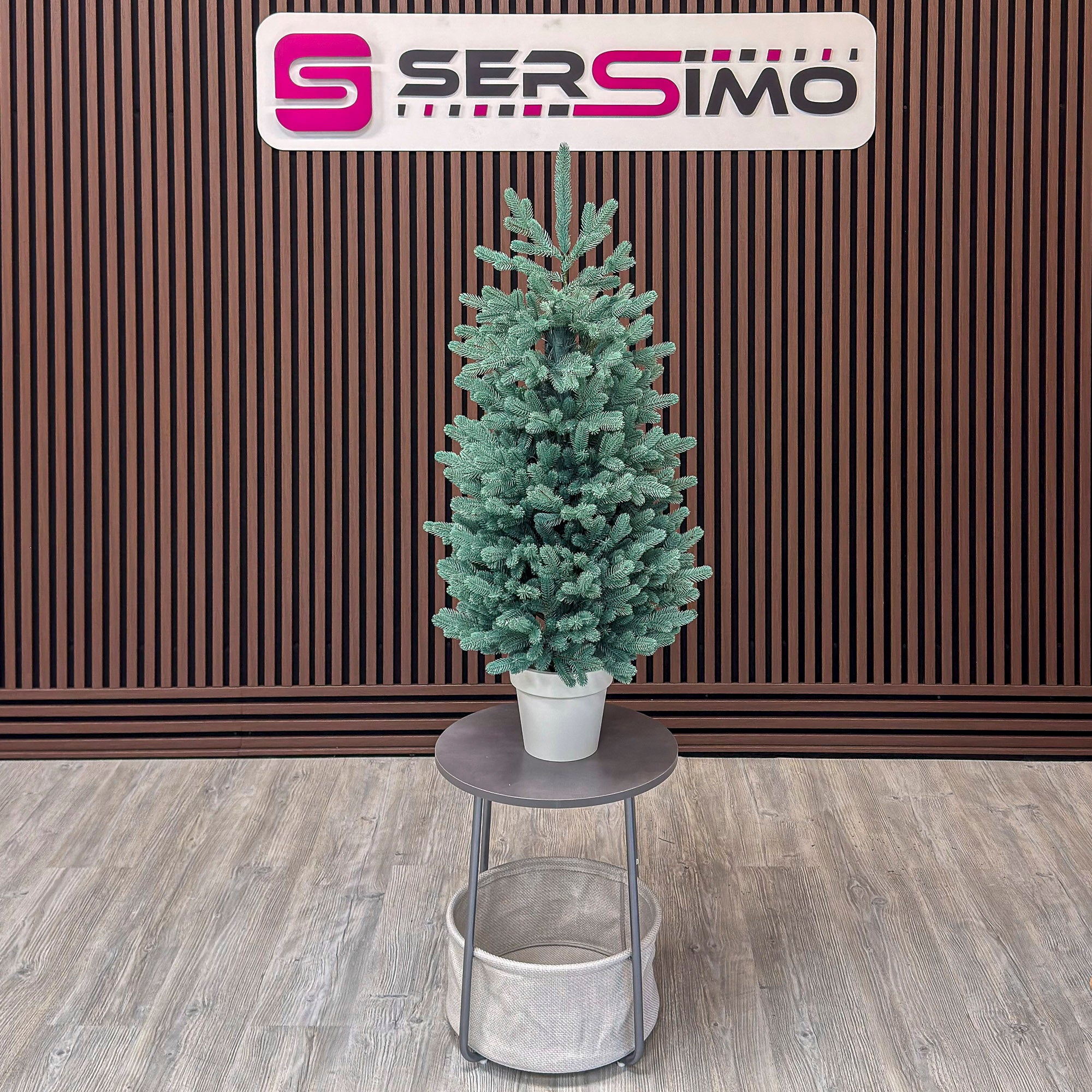 Brad artificial Christmas Deluxe by Sersimo, Viena Elite argintiu in ghiveci, 3D, 110 cm