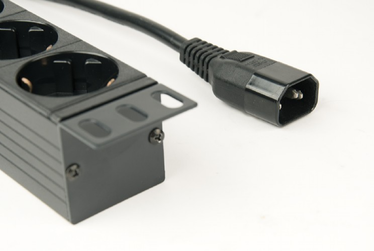 PDU GEMBIRD 1U pt. rack 19 inch, 8 prize Schuko, intrare IEC, max 10 A, on/off, 3 m, "EG-PDU-014-C14"